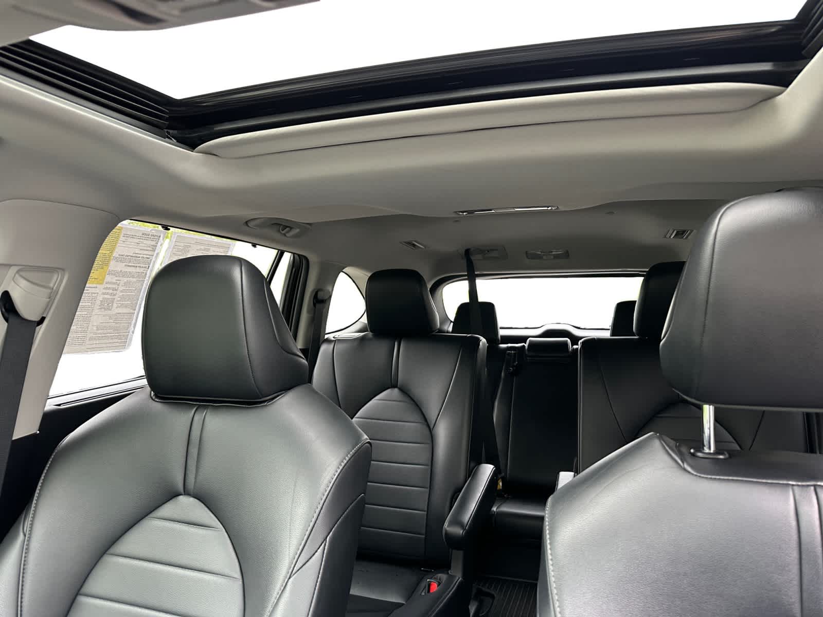 used 2020 Toyota Highlander Hybrid car, priced at $26,998