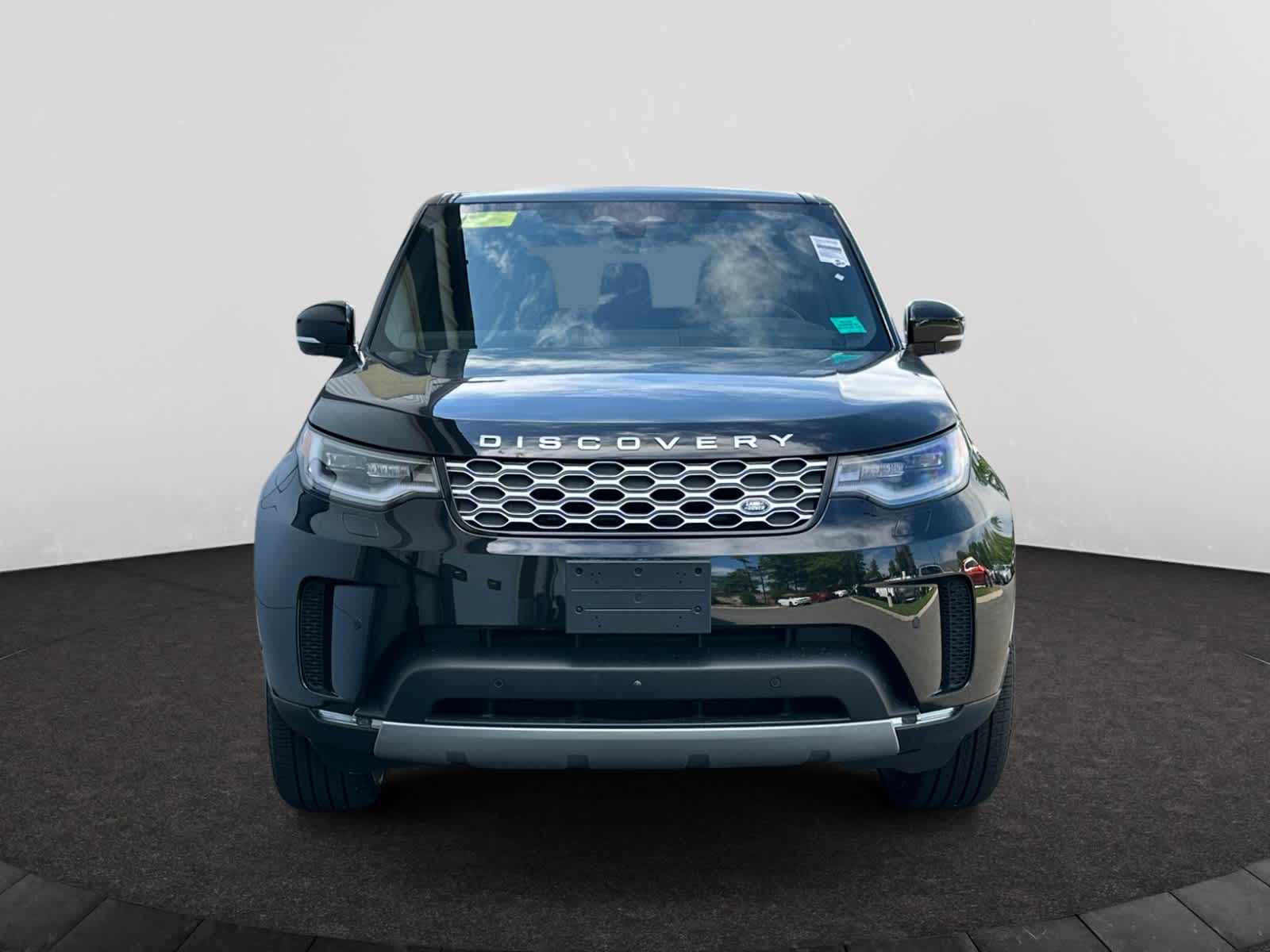 new 2025 Land Rover Discovery car, priced at $64,718