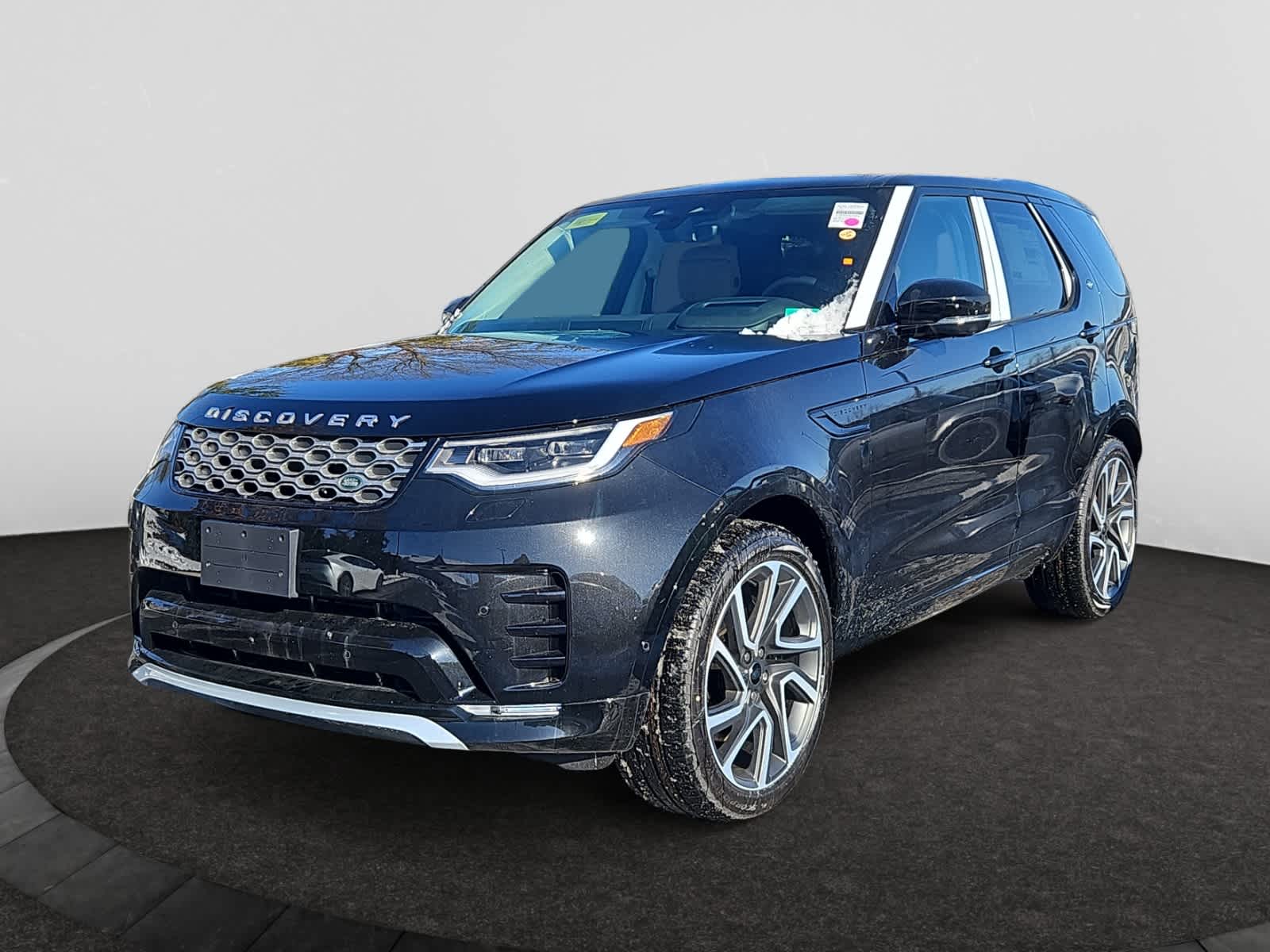 new 2025 Land Rover Discovery car, priced at $83,788