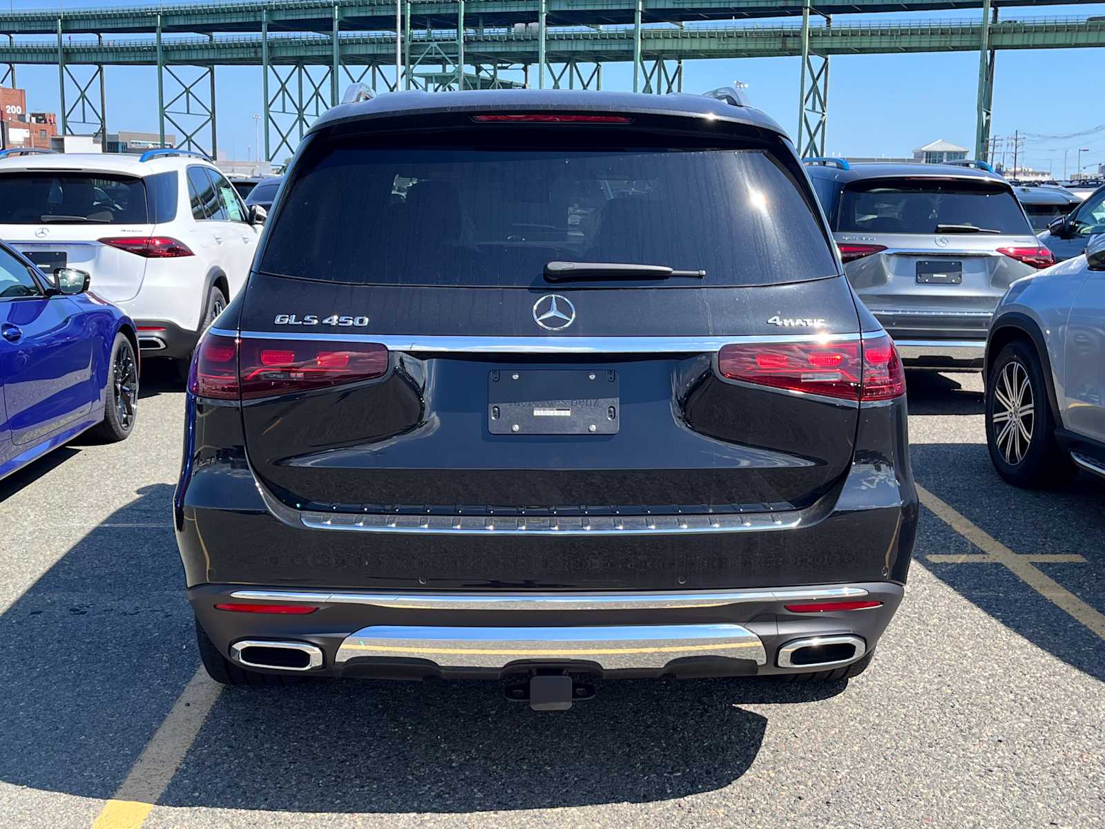 new 2025 Mercedes-Benz GLS 450 car