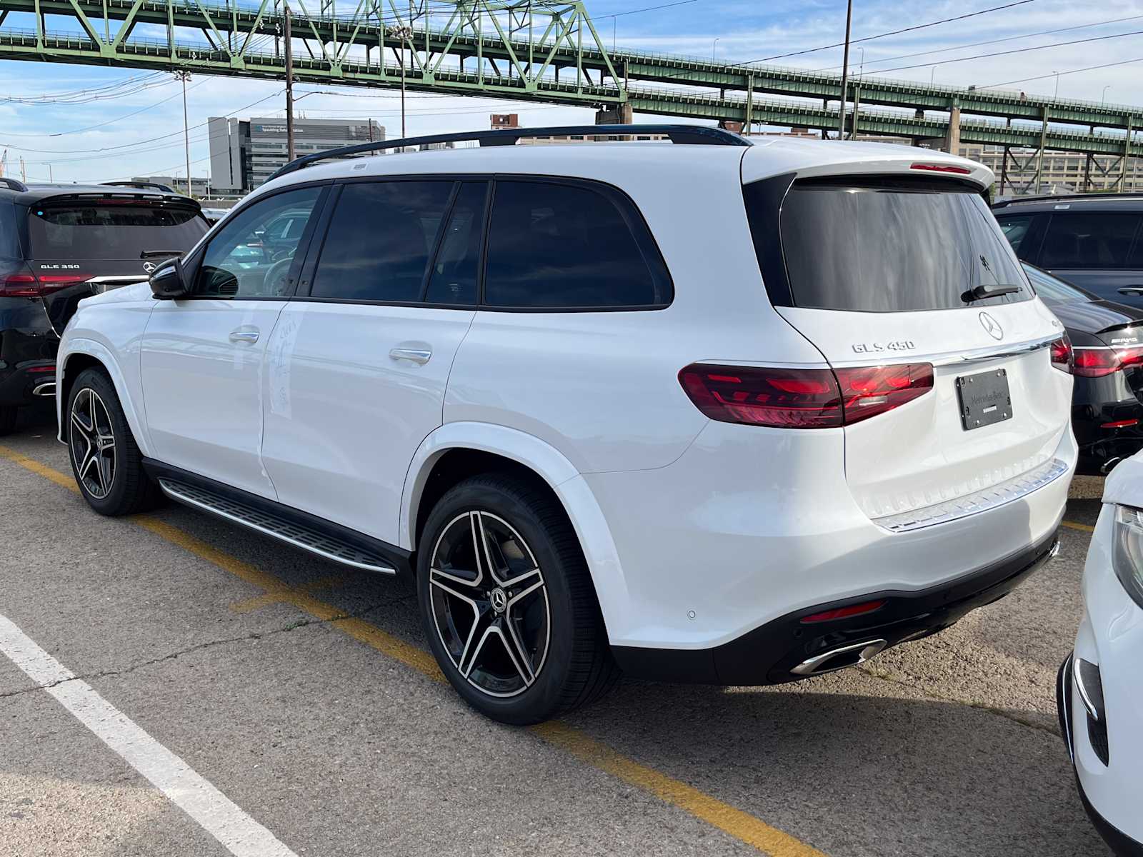 new 2026 Mercedes-Benz GLS 450 car