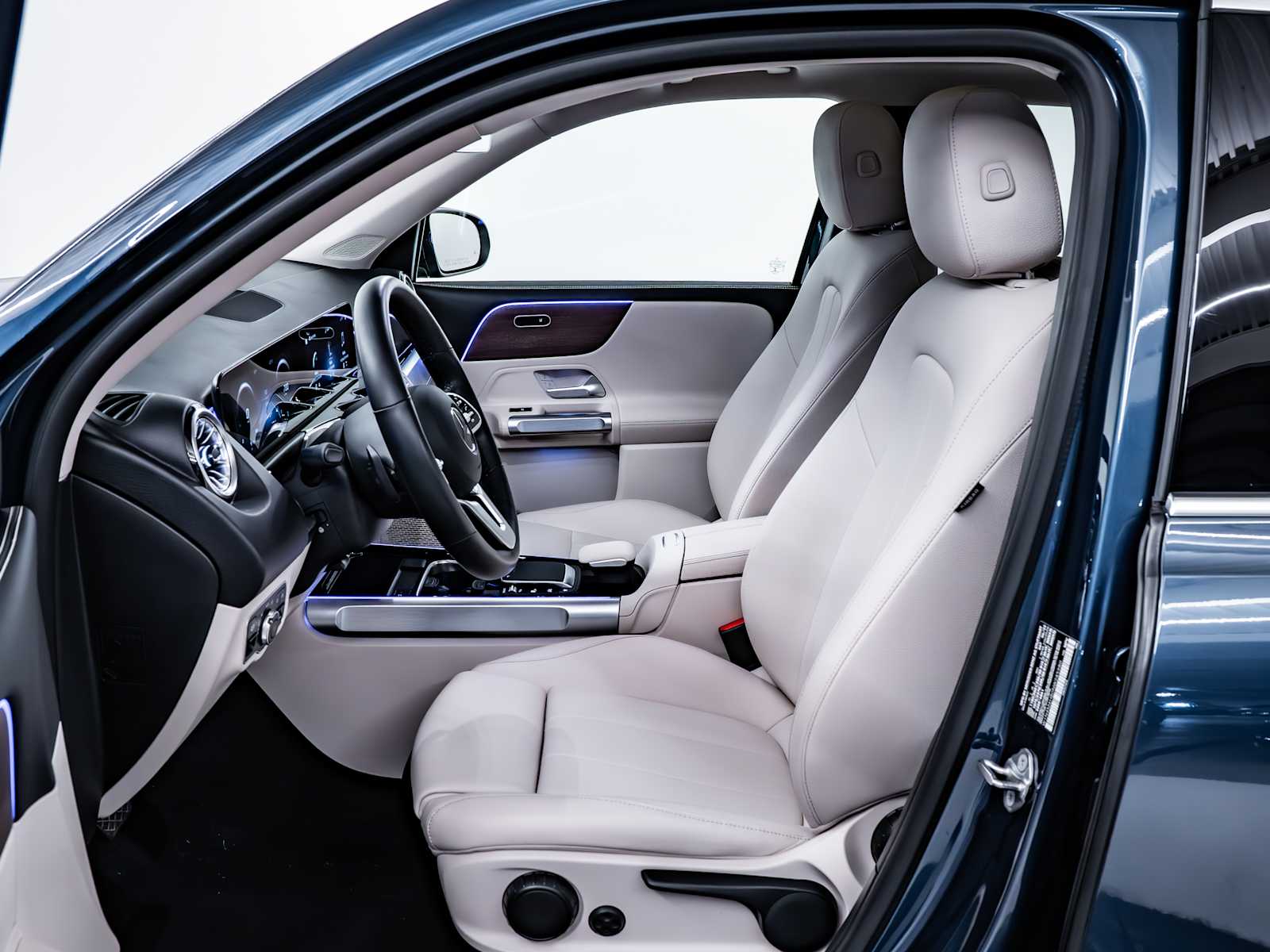 used 2022 Mercedes-Benz GLB 250 car, priced at $34,998