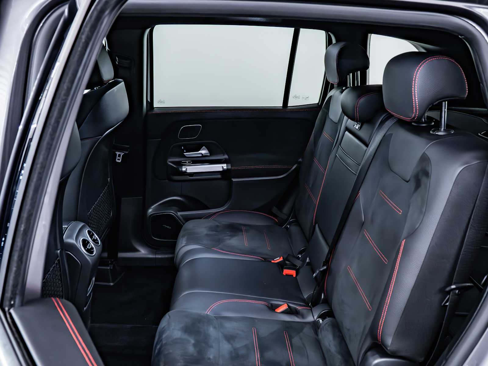 used 2022 Mercedes-Benz GLB 250 car, priced at $33,998