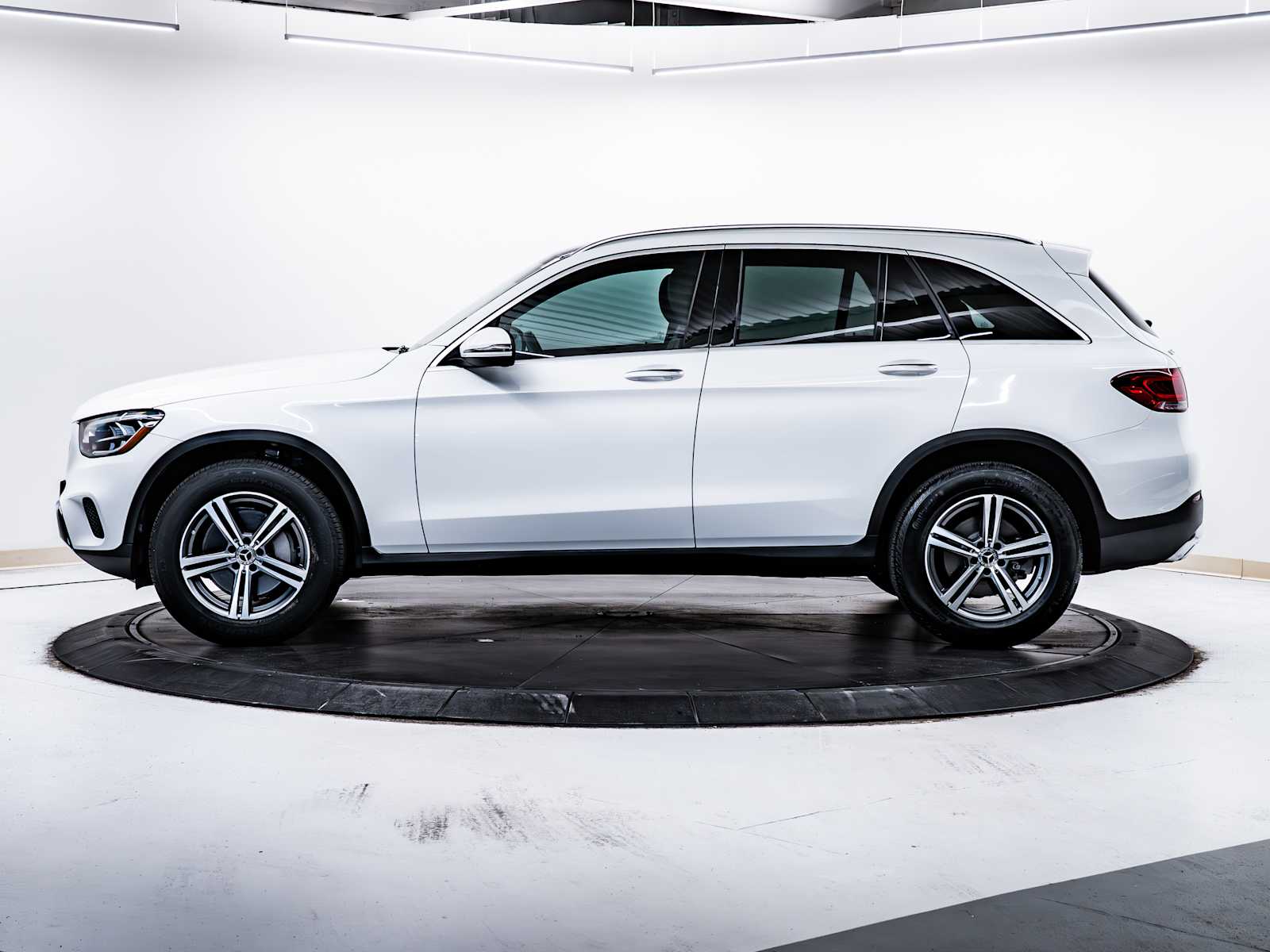 used 2020 Mercedes-Benz GLC 300 car, priced at $27,898