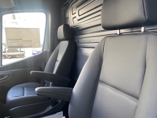 new 2025 Mercedes-Benz Sprinter 2500 car