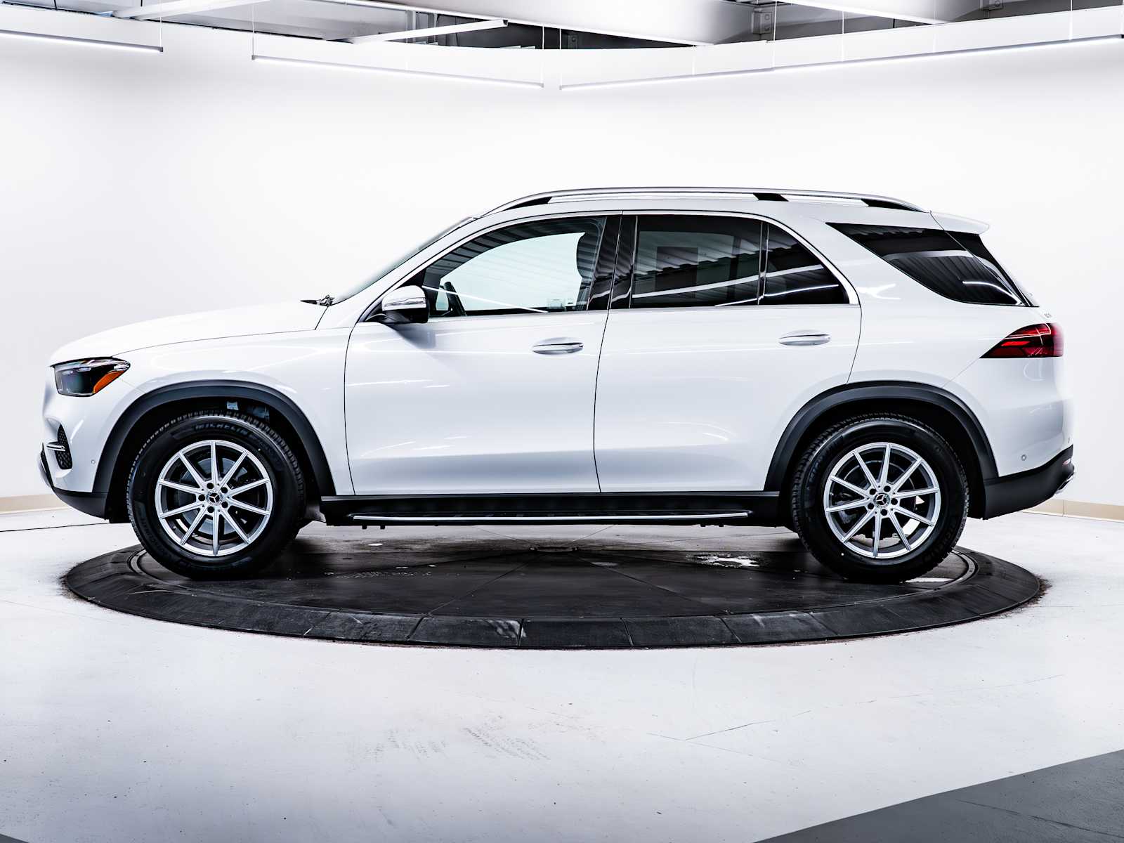 used 2024 Mercedes-Benz GLE 350 car, priced at $56,998