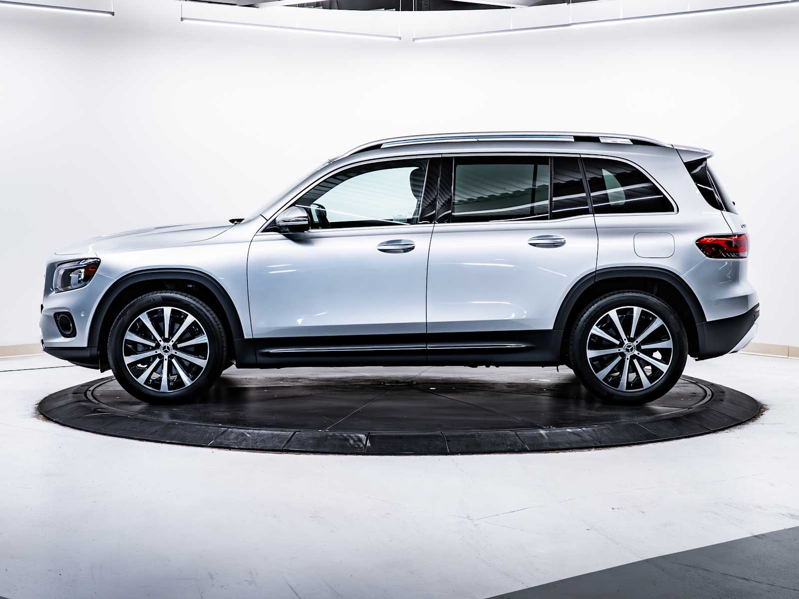 used 2023 Mercedes-Benz GLB 250 car, priced at $33,498