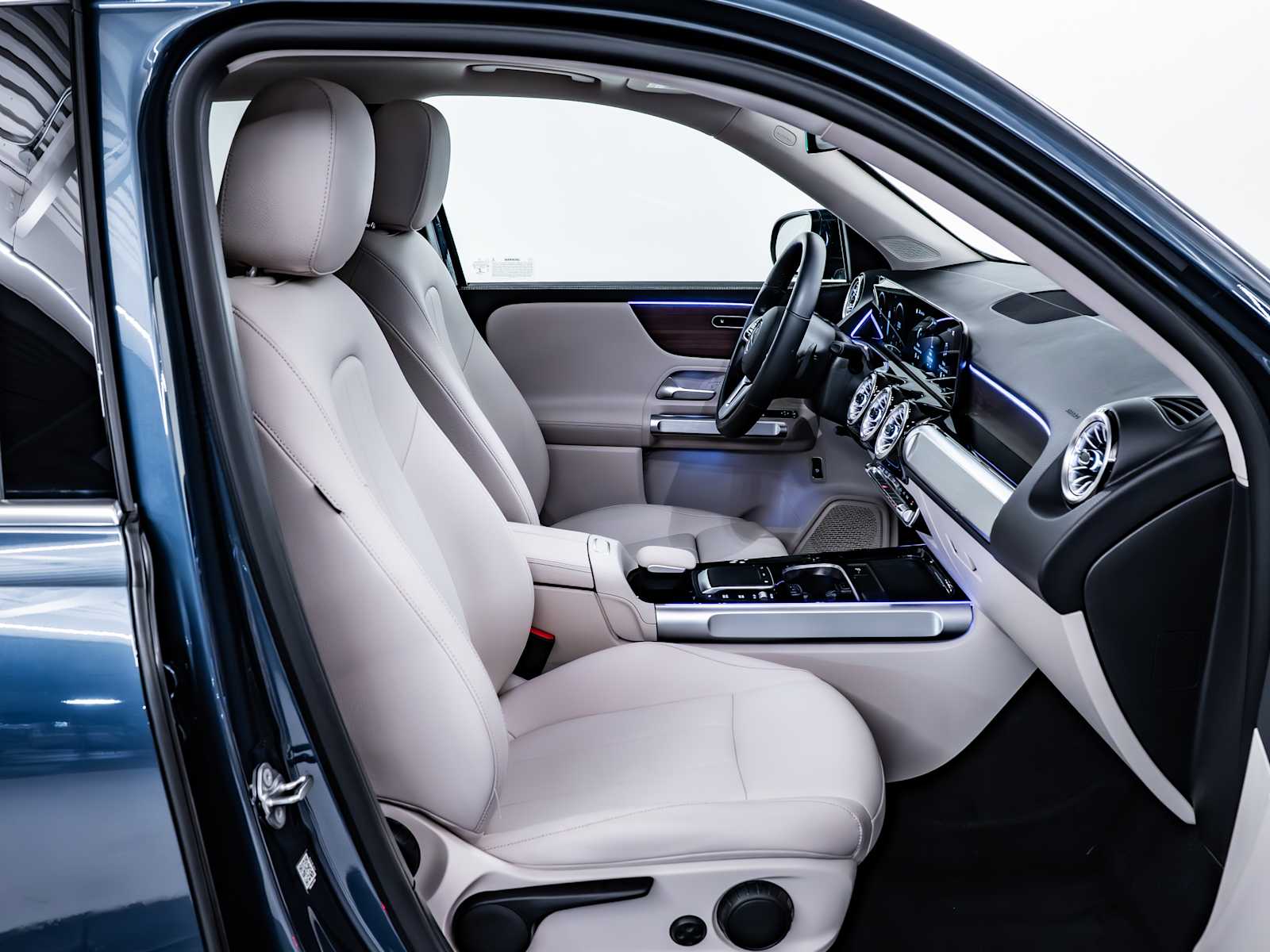 used 2022 Mercedes-Benz GLB 250 car, priced at $34,998