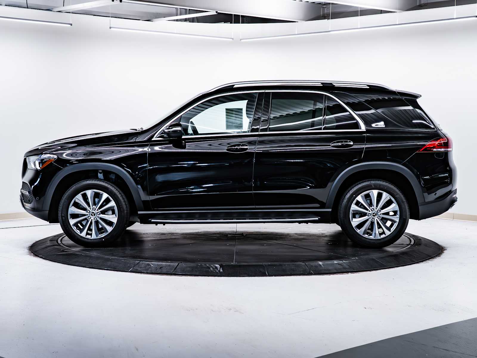 used 2020 Mercedes-Benz GLE 350 car, priced at $42,998