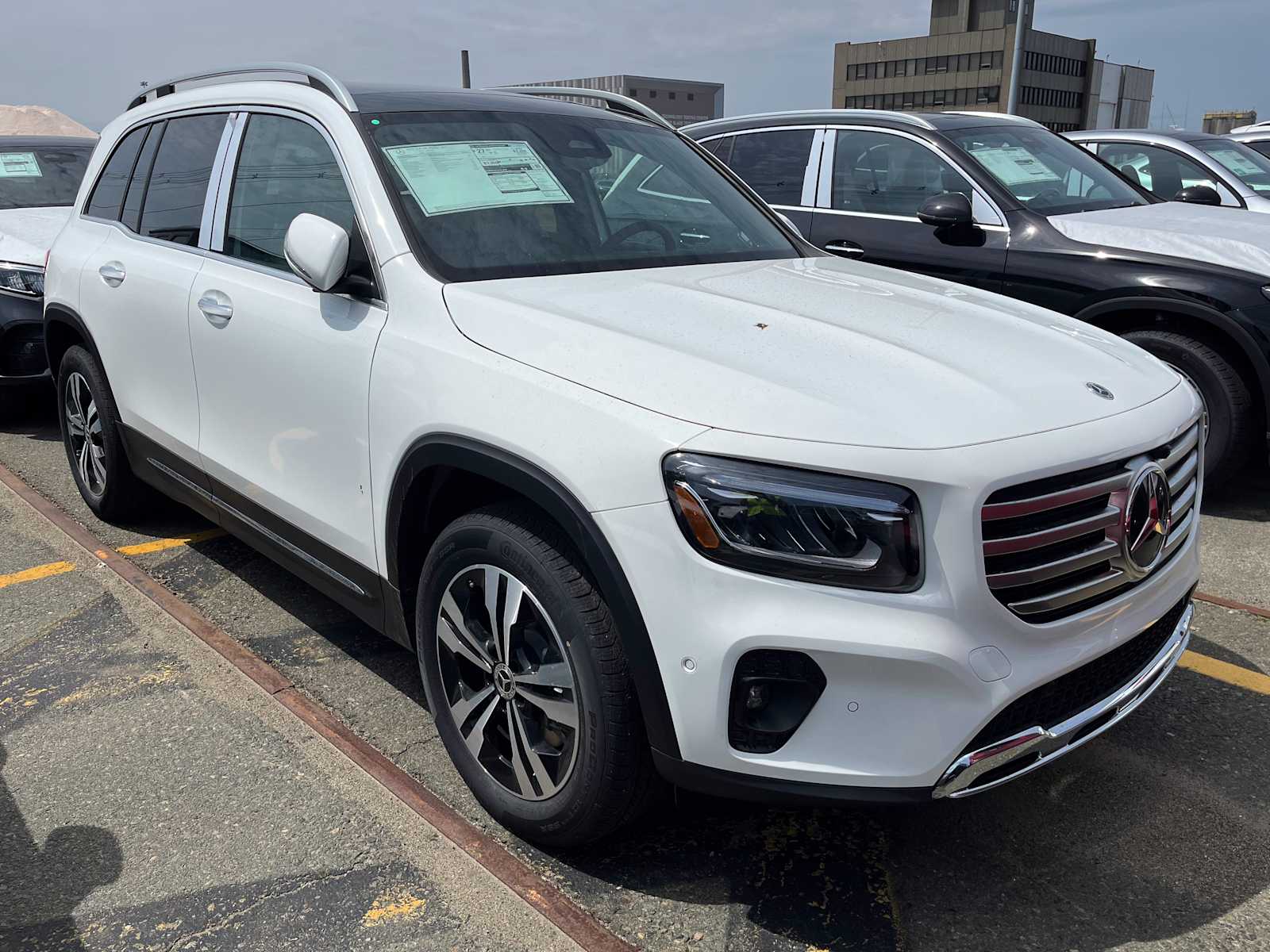new 2025 Mercedes-Benz GLB 250 car