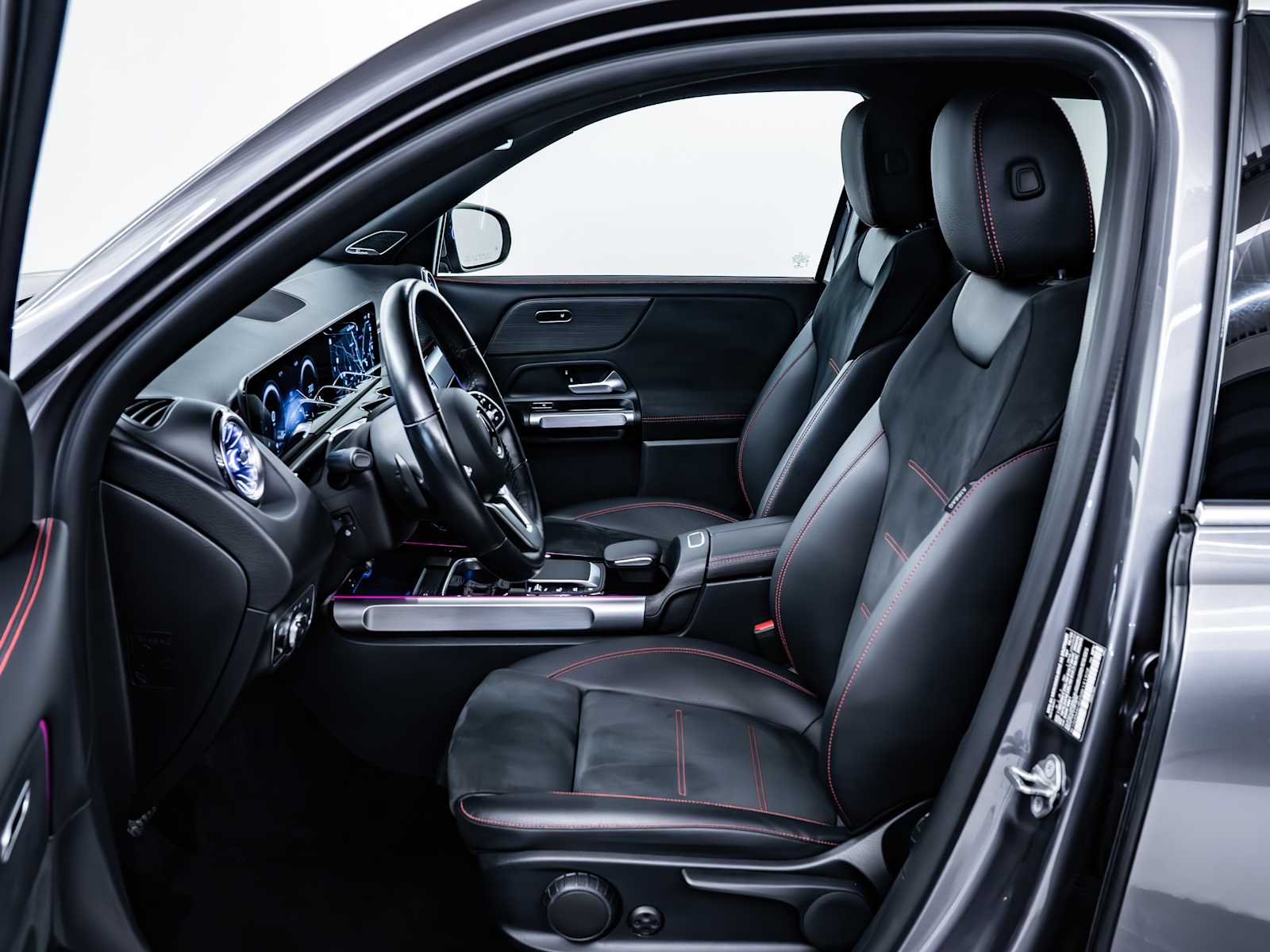 used 2022 Mercedes-Benz GLB 250 car, priced at $33,998