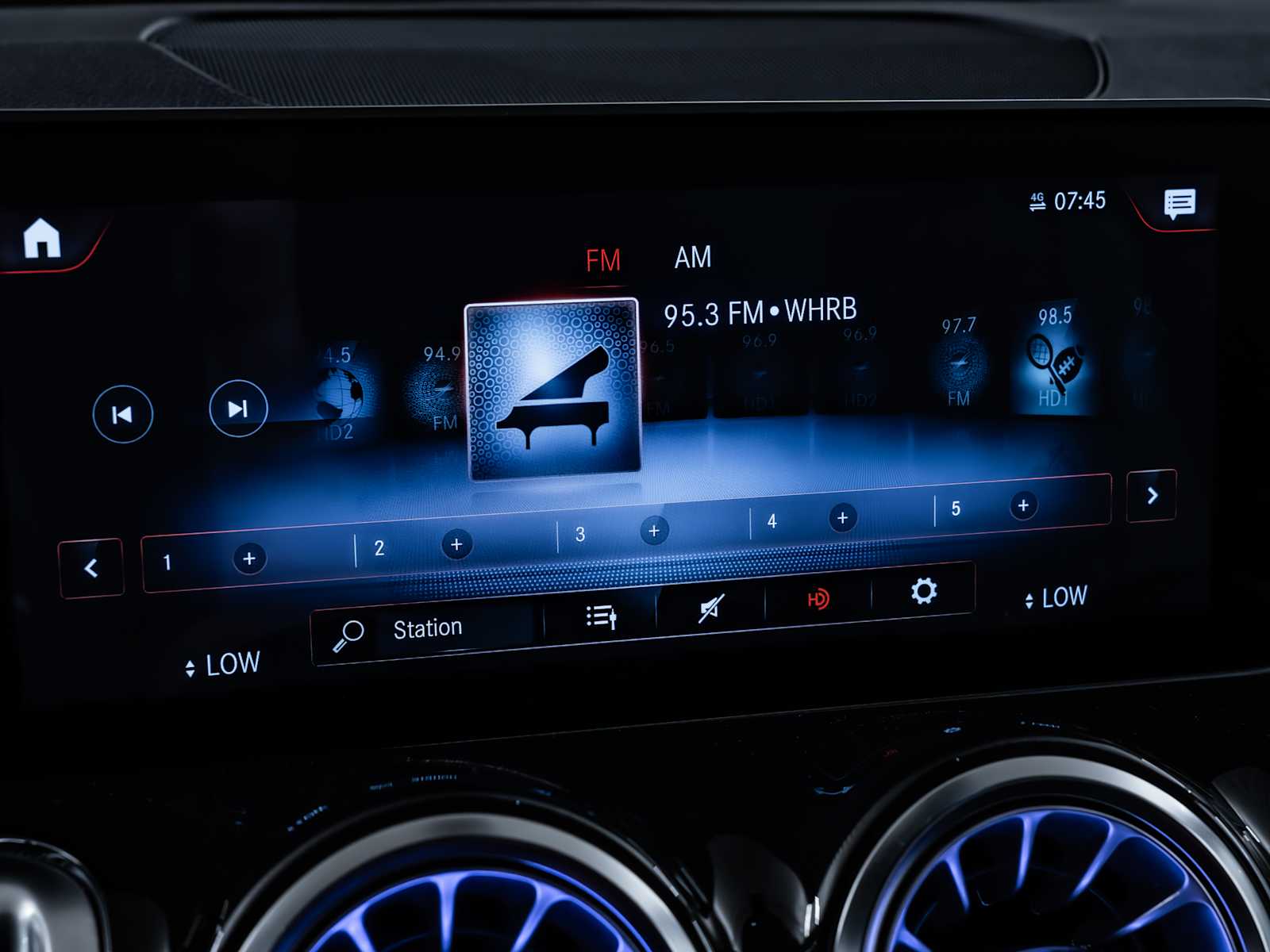 used 2020 Mercedes-Benz GLB 250 car, priced at $25,198
