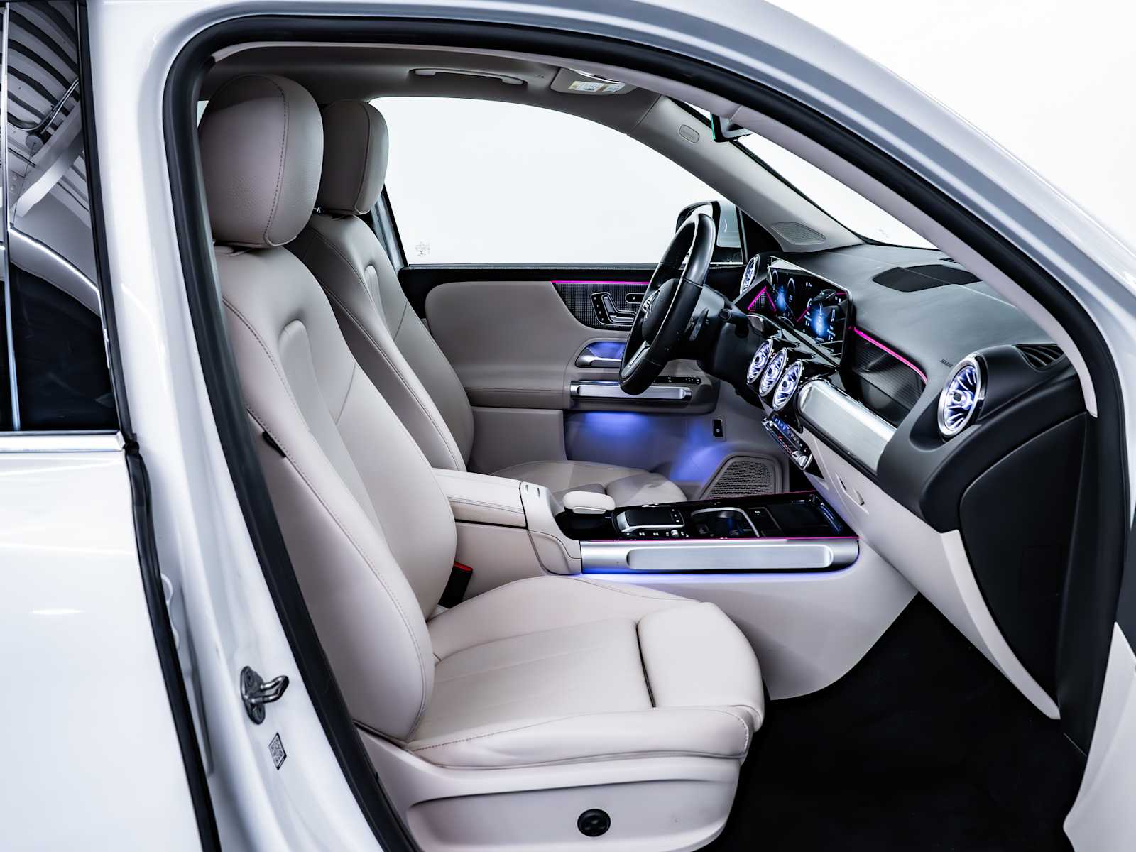 used 2021 Mercedes-Benz GLB 250 car, priced at $27,998