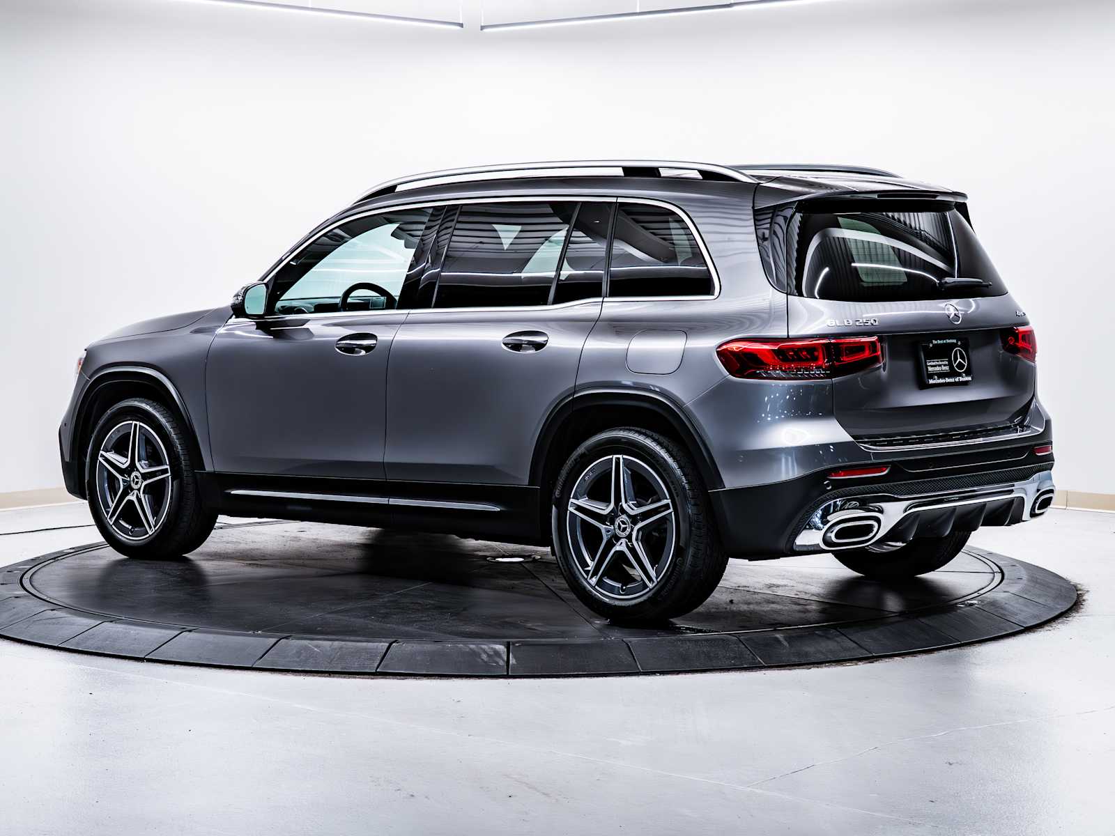 used 2022 Mercedes-Benz GLB 250 car, priced at $33,998