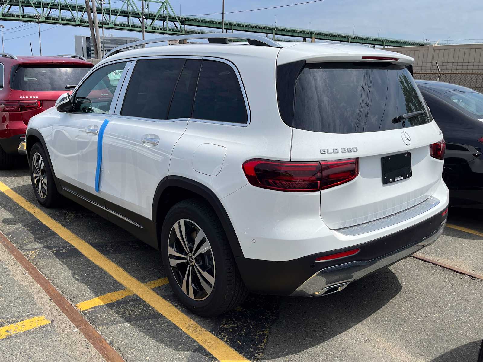 new 2025 Mercedes-Benz GLB 250 car