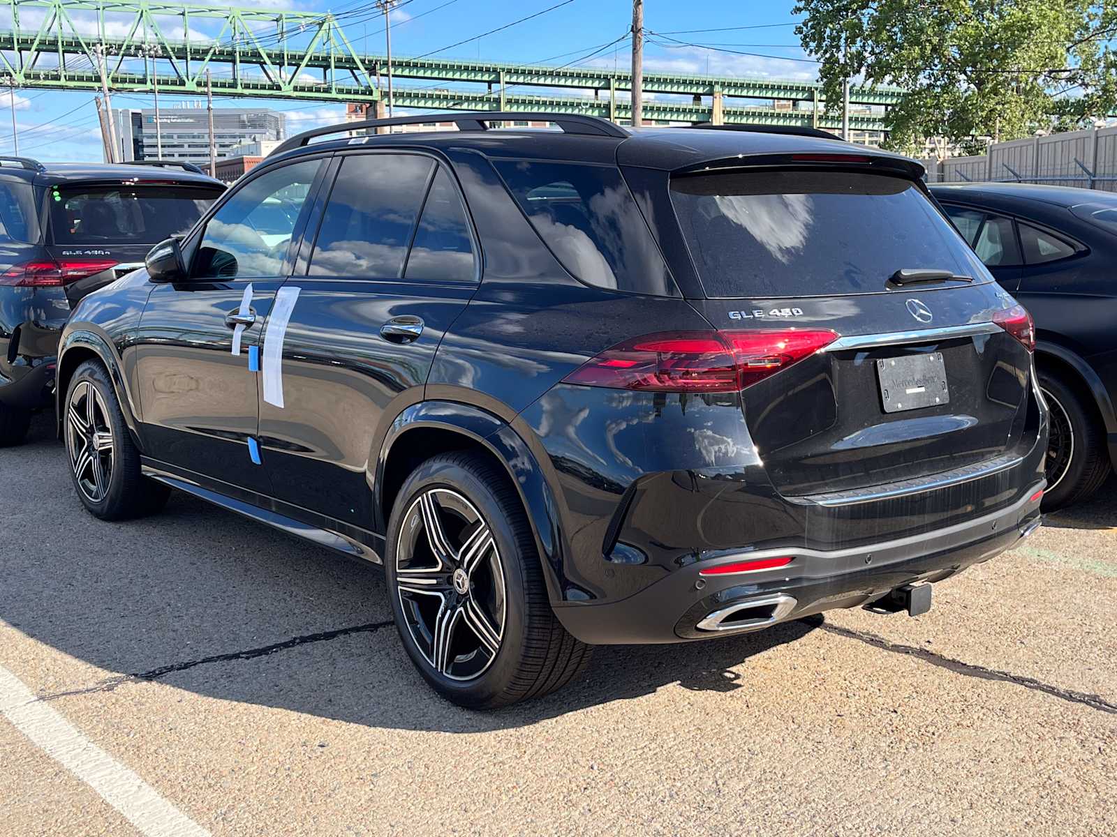 new 2025 Mercedes-Benz GLE 450 car
