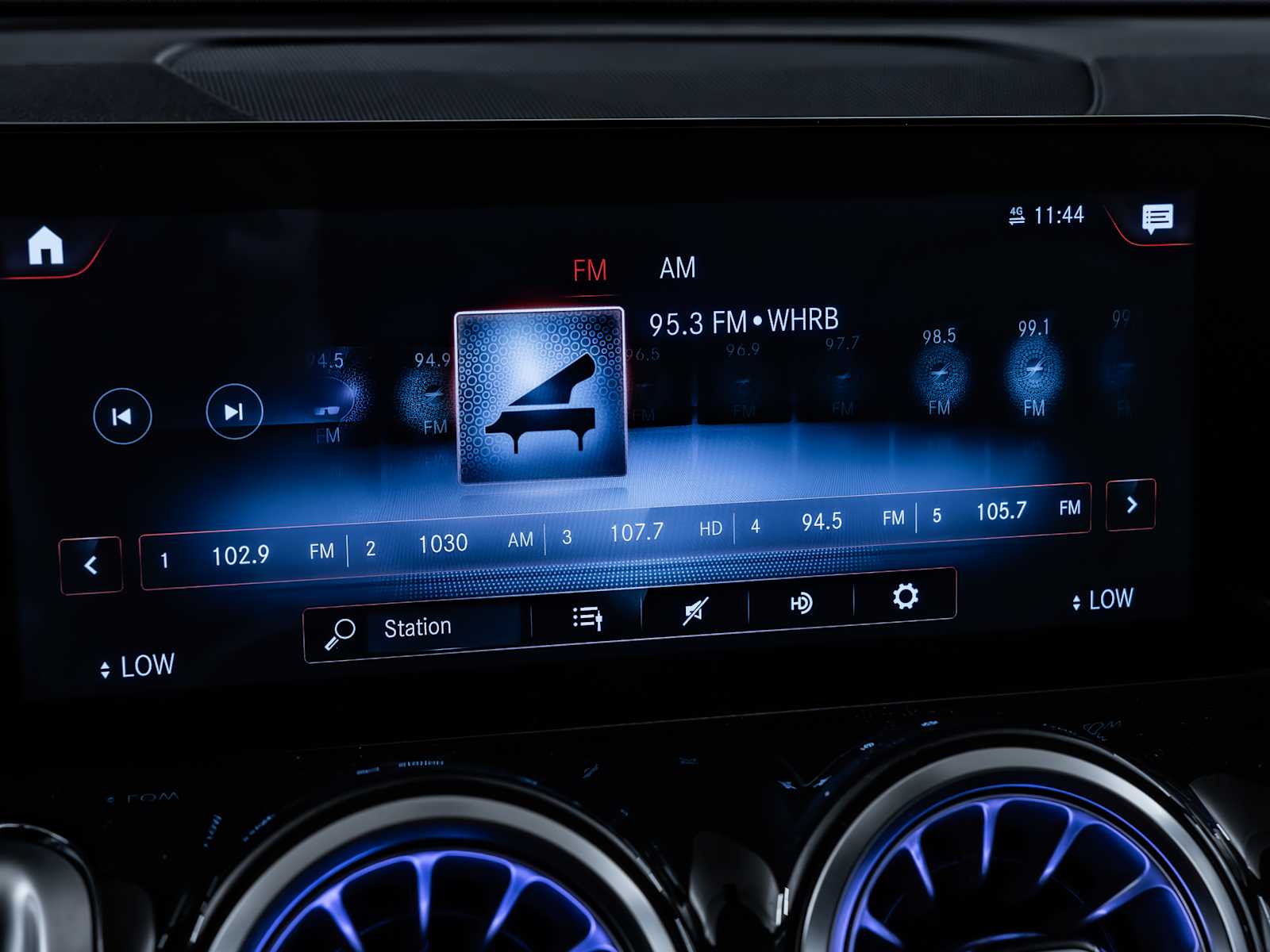 used 2022 Mercedes-Benz GLB 250 car, priced at $34,998