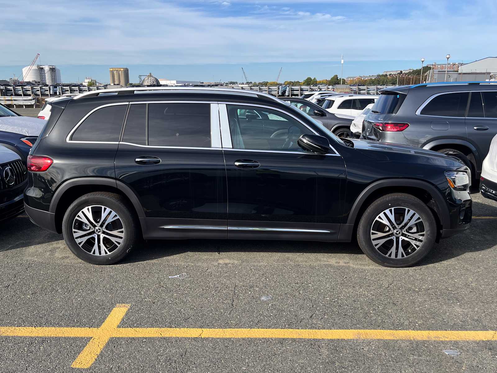 new 2025 Mercedes-Benz GLB 250 car