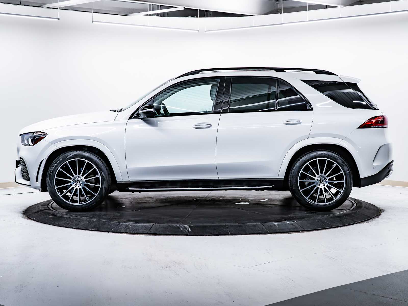 used 2022 Mercedes-Benz GLE 350 car, priced at $41,998