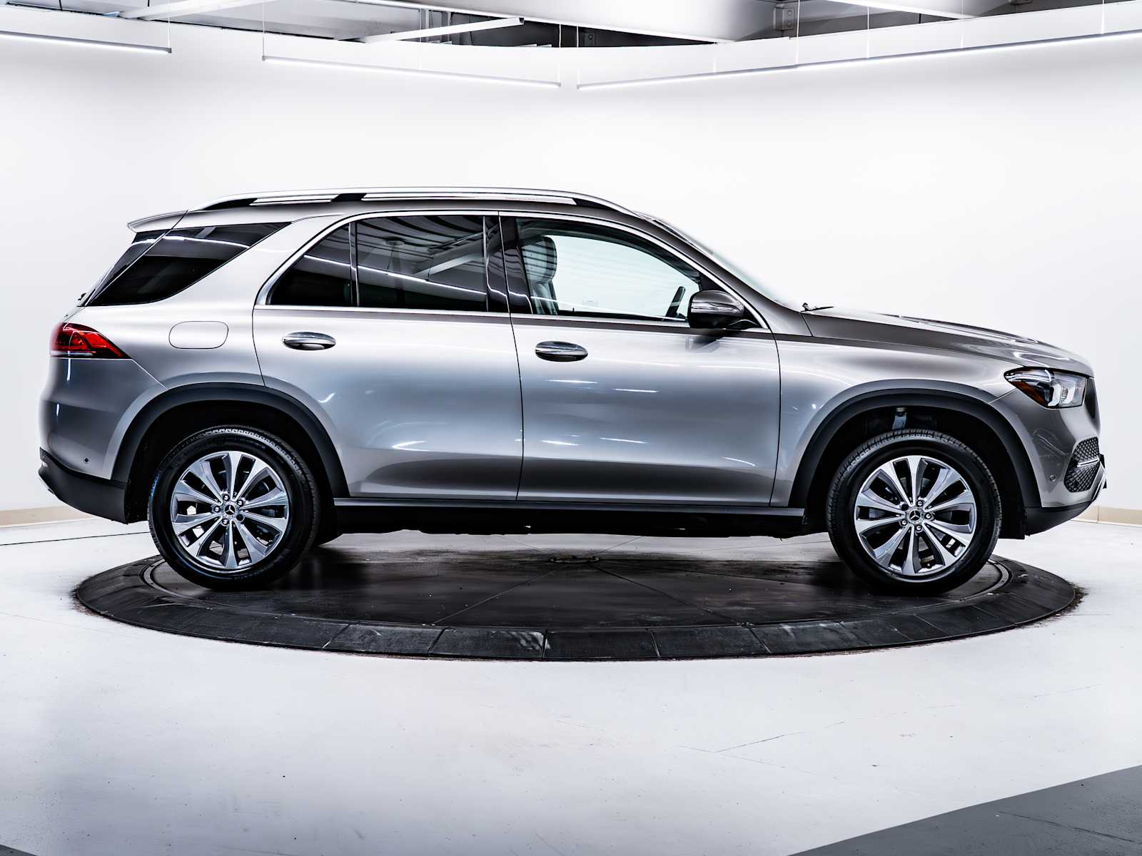 used 2022 Mercedes-Benz GLE 350 car, priced at $43,498