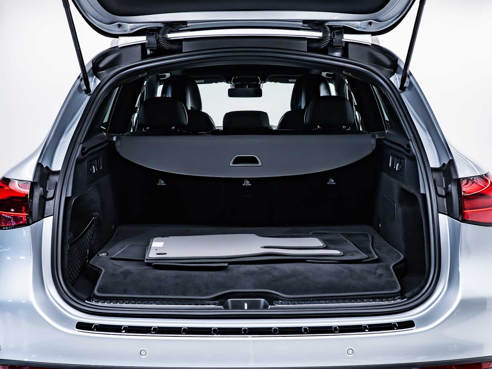 used 2025 Mercedes-Benz GLC 350e Plug-In Hybrid car, priced at $60,598