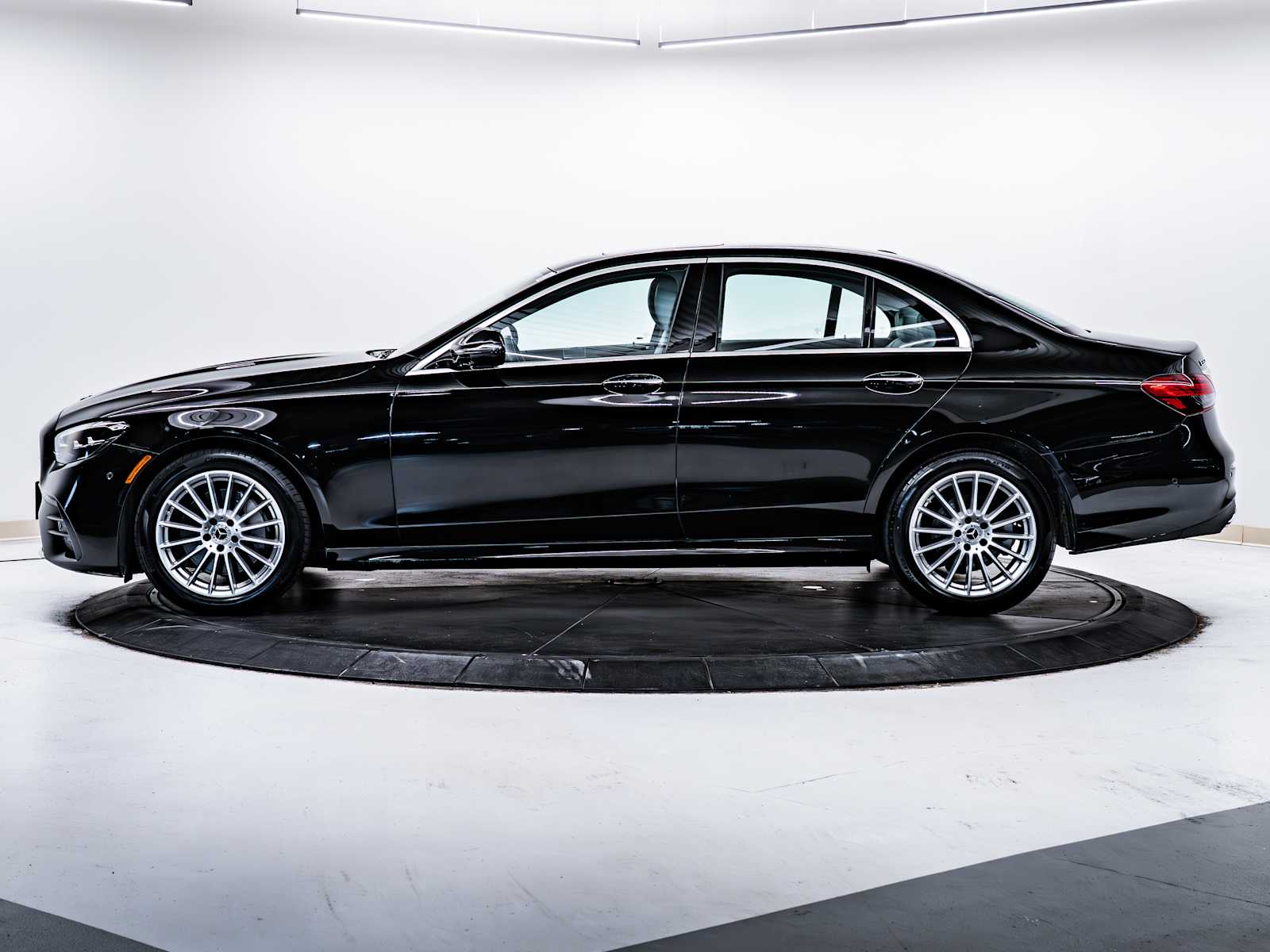 used 2022 Mercedes-Benz E-Class car, priced at $38,998