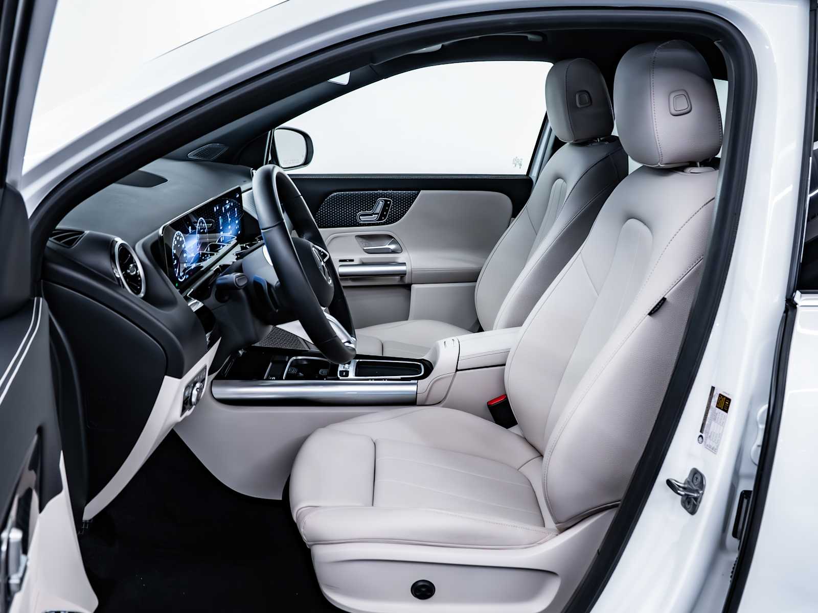 used 2025 Mercedes-Benz GLA 250 car, priced at $38,998