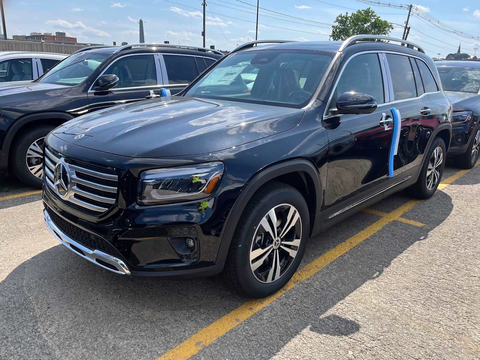 new 2025 Mercedes-Benz GLB 250 car