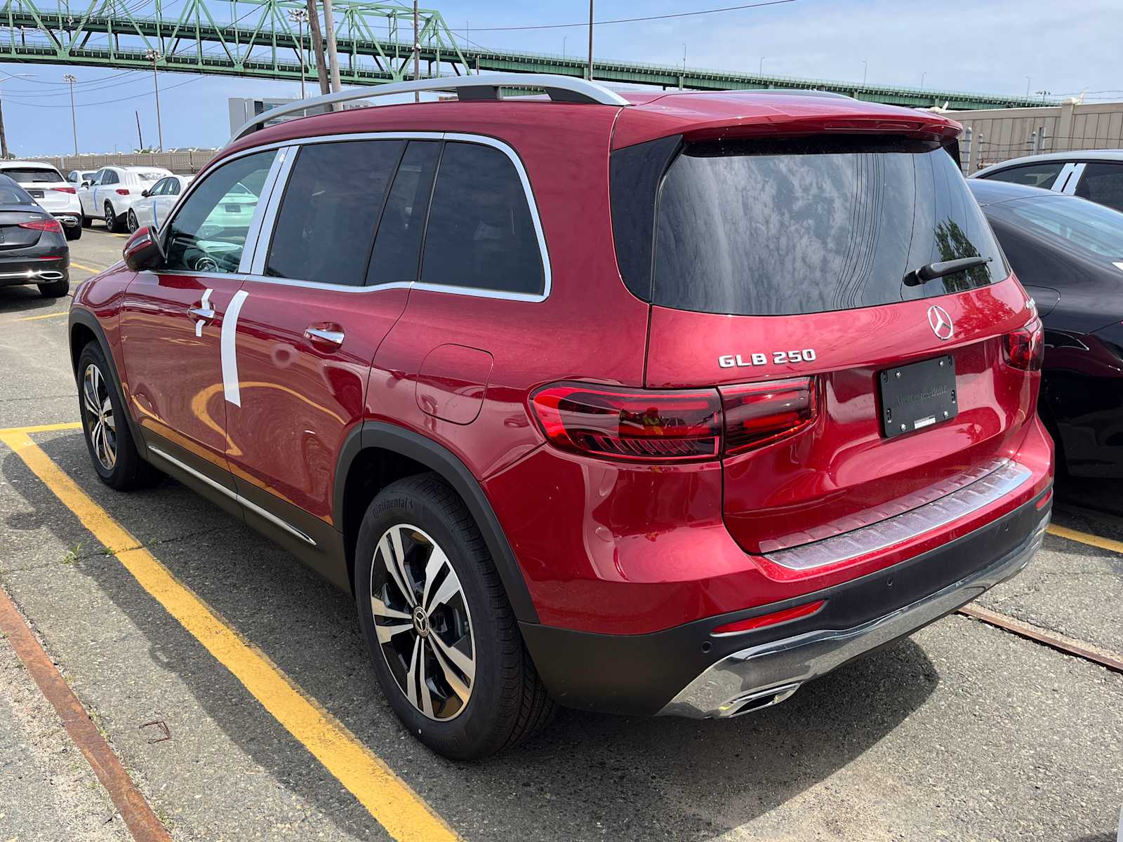 new 2025 Mercedes-Benz GLB 250 car