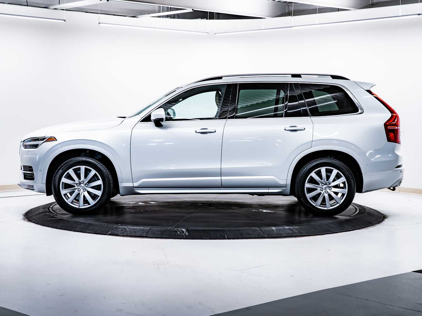 used 2016 Volvo XC90 car, priced at $15,998