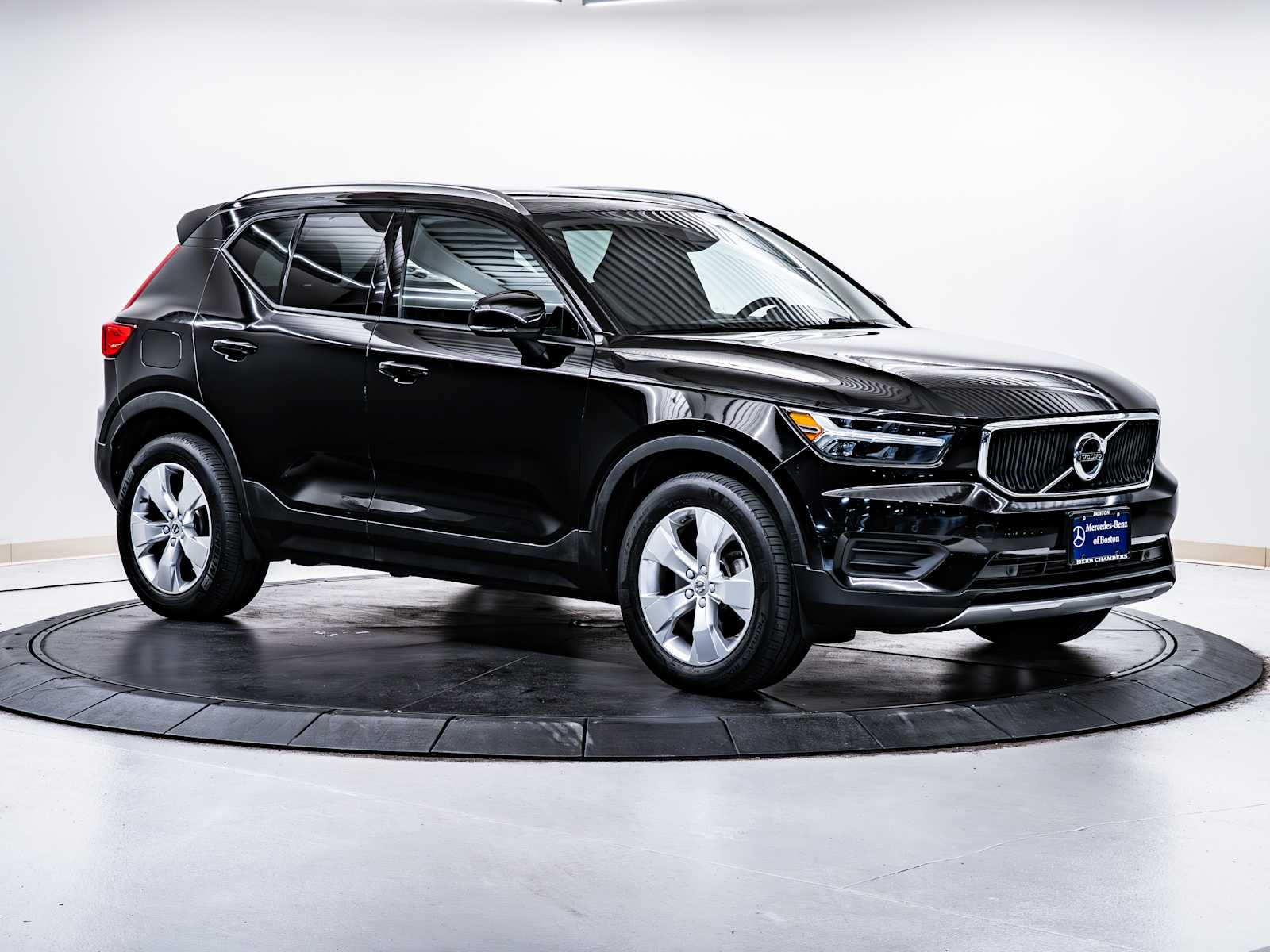 used 2020 Volvo XC40 car, priced at $24,998