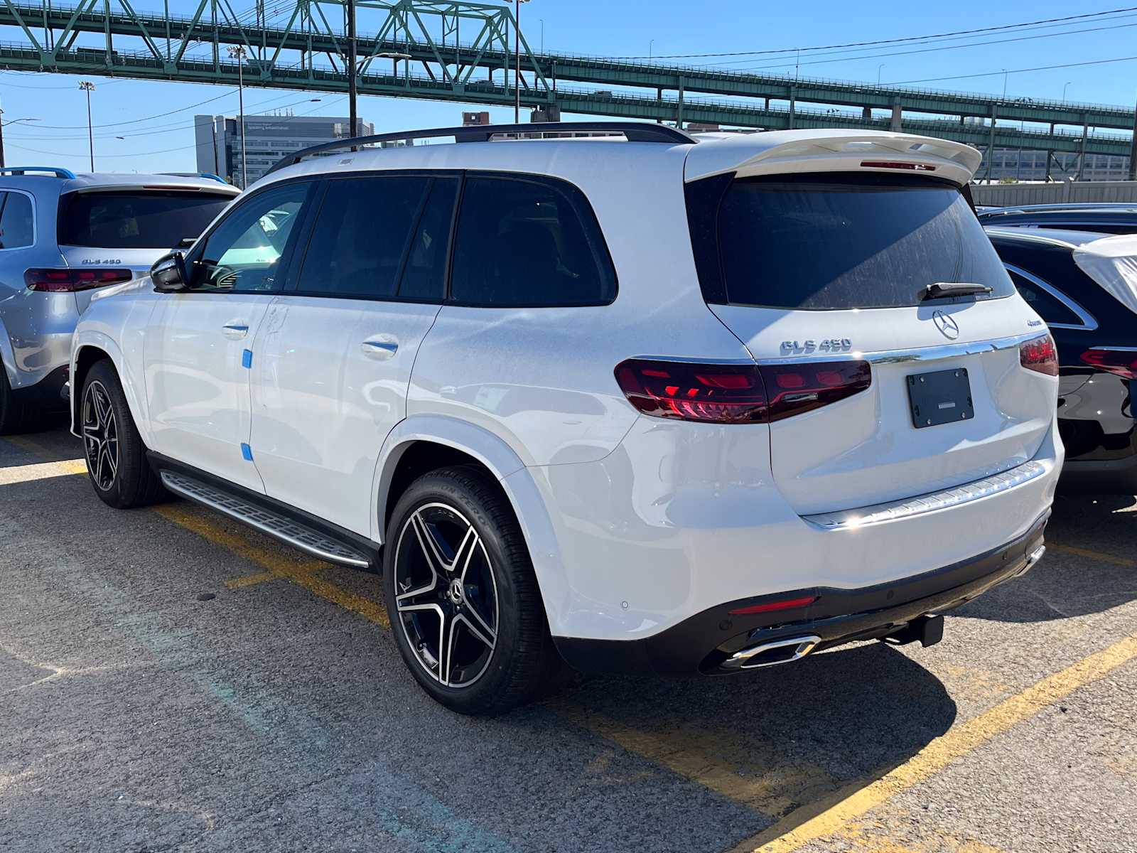 new 2025 Mercedes-Benz GLS 450 car
