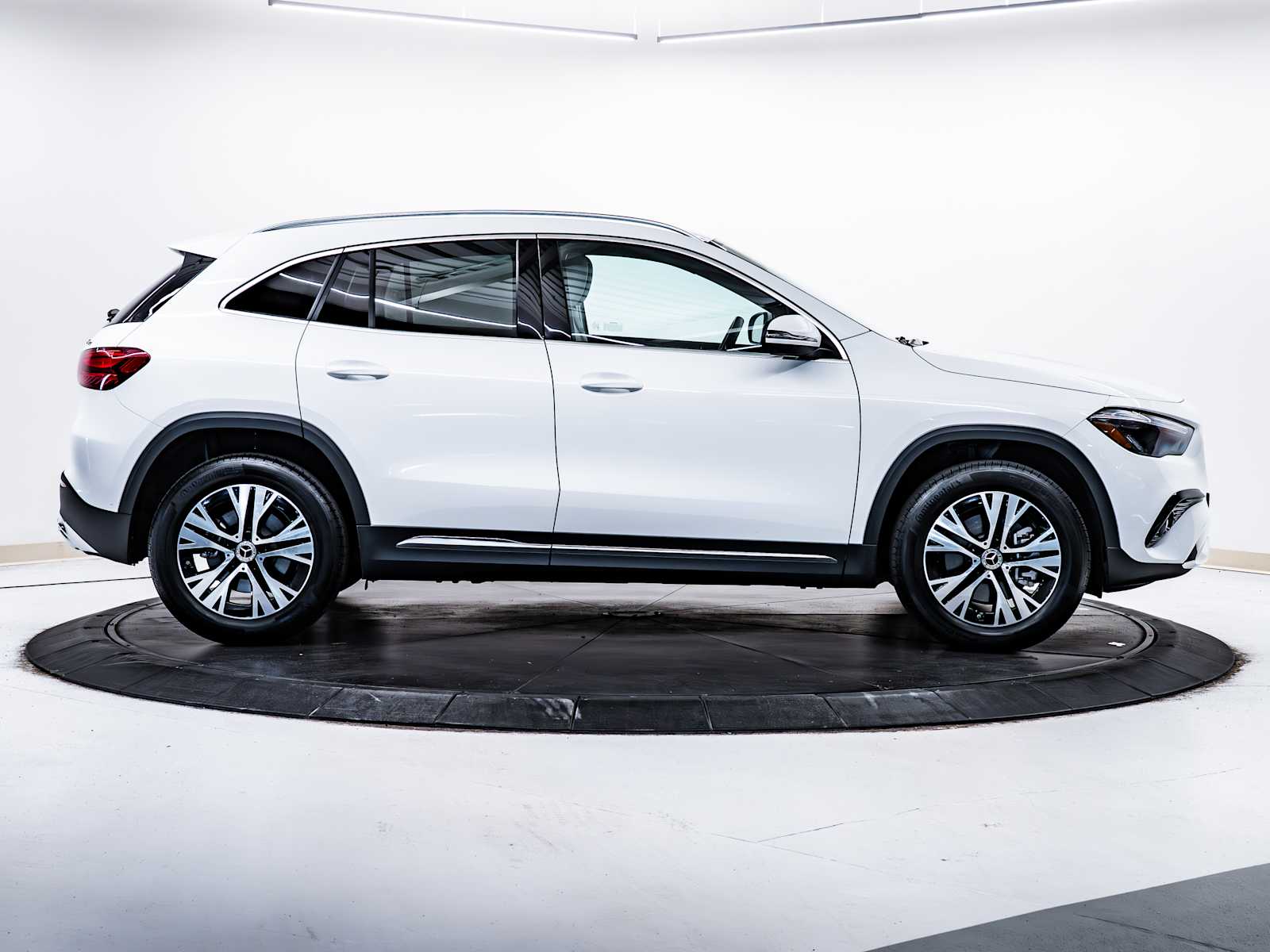 used 2025 Mercedes-Benz GLA 250 car, priced at $38,998