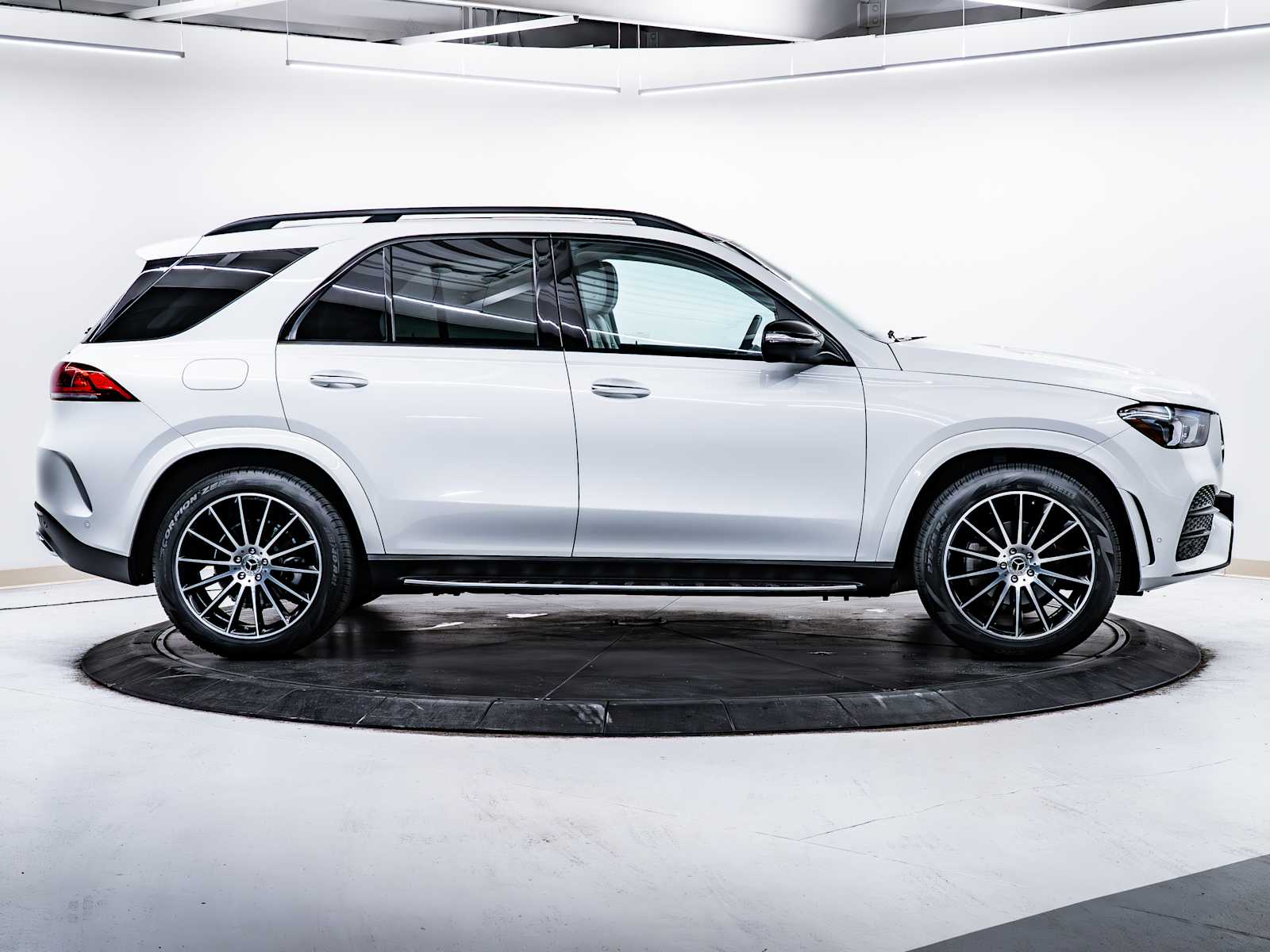 used 2022 Mercedes-Benz GLE 350 car, priced at $41,998
