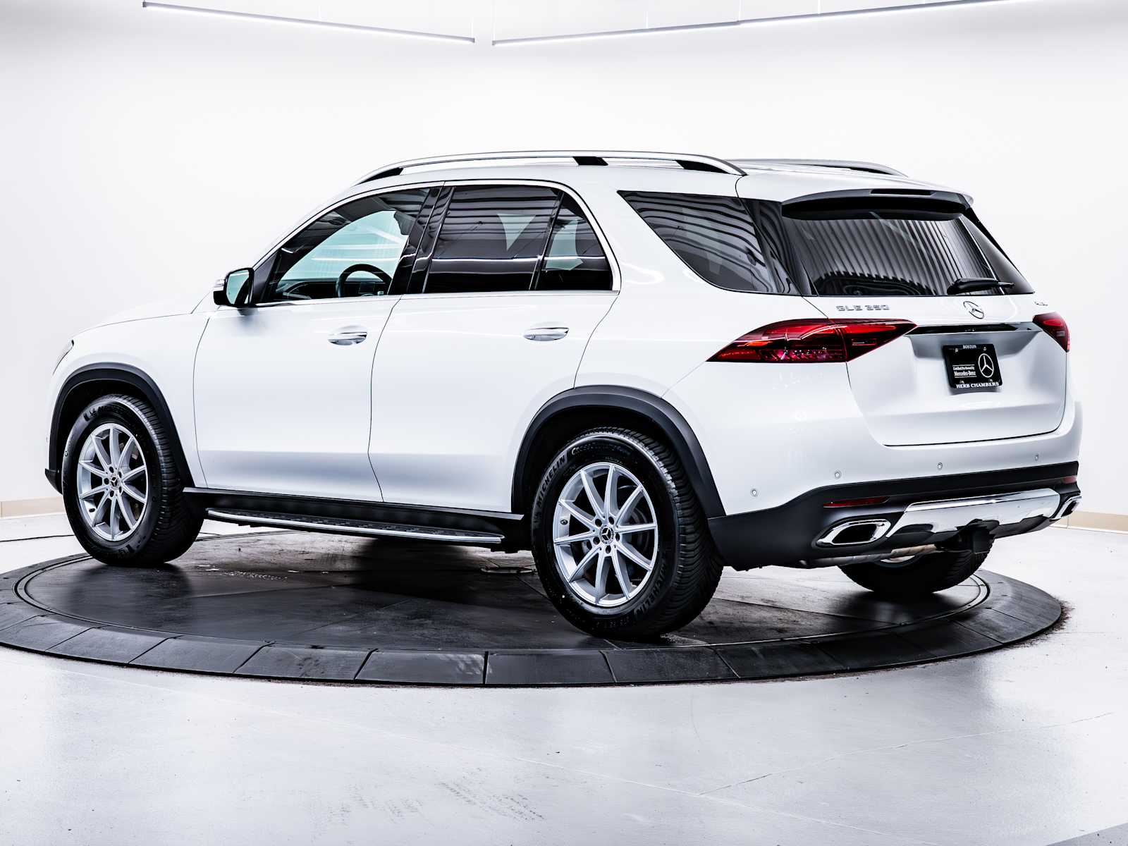 used 2024 Mercedes-Benz GLE 350 car, priced at $56,998