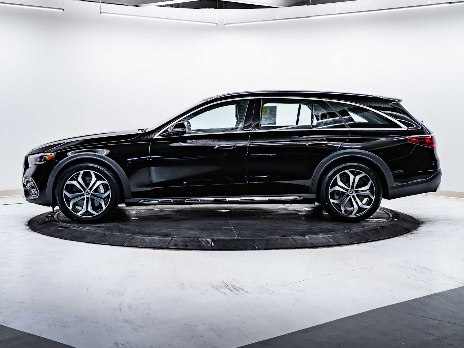 used 2024 Mercedes-Benz E-Class car, priced at $68,998