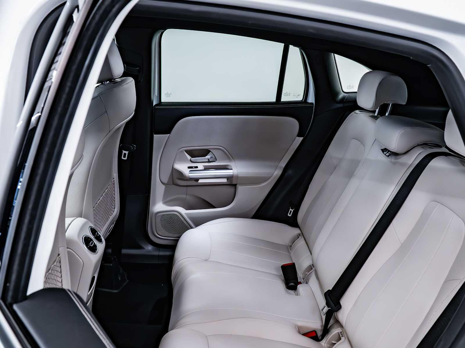 used 2025 Mercedes-Benz GLA 250 car, priced at $38,998