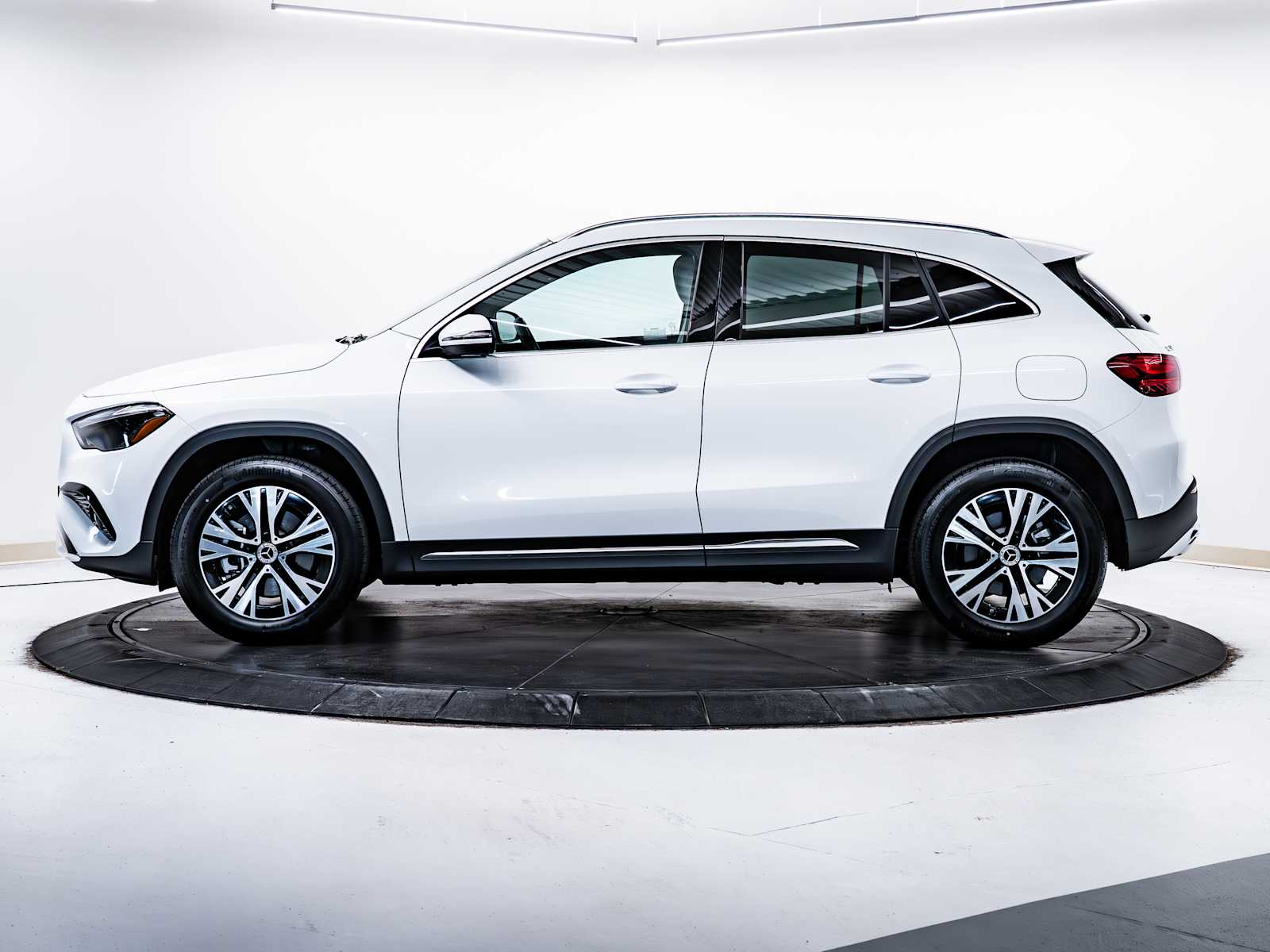 used 2025 Mercedes-Benz GLA 250 car, priced at $38,998