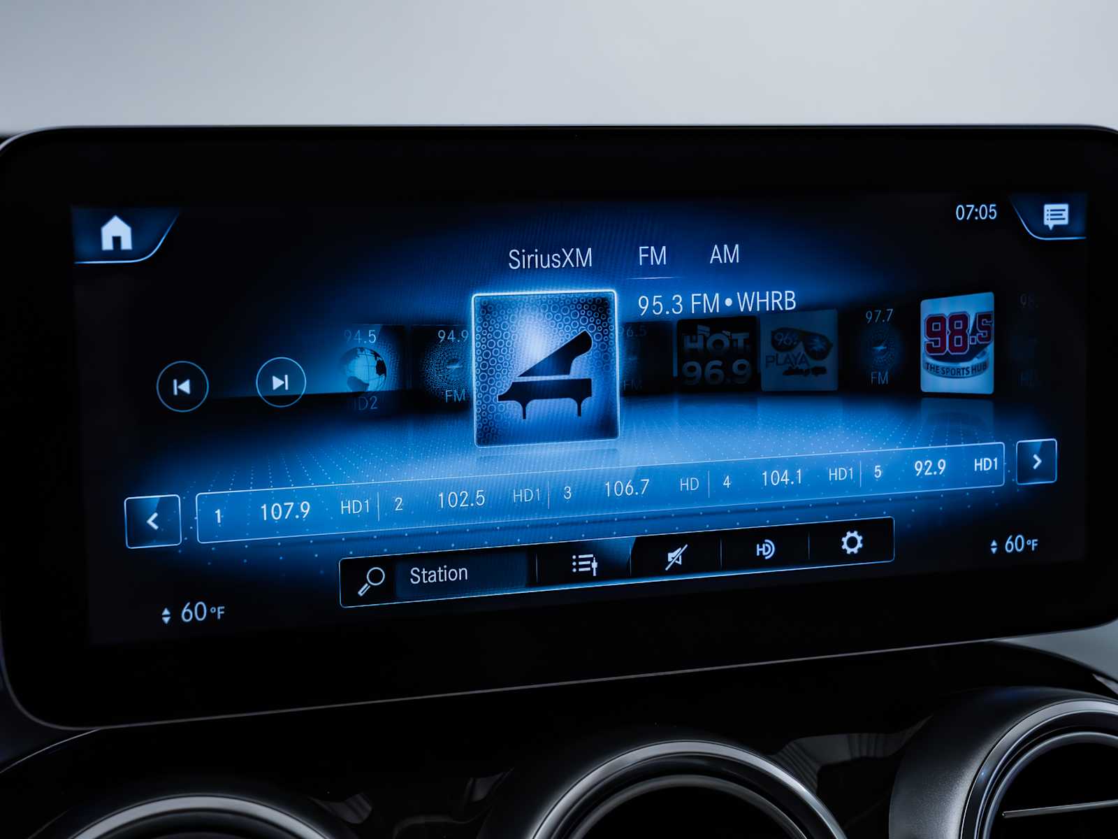 used 2020 Mercedes-Benz GLC 300 car, priced at $27,898