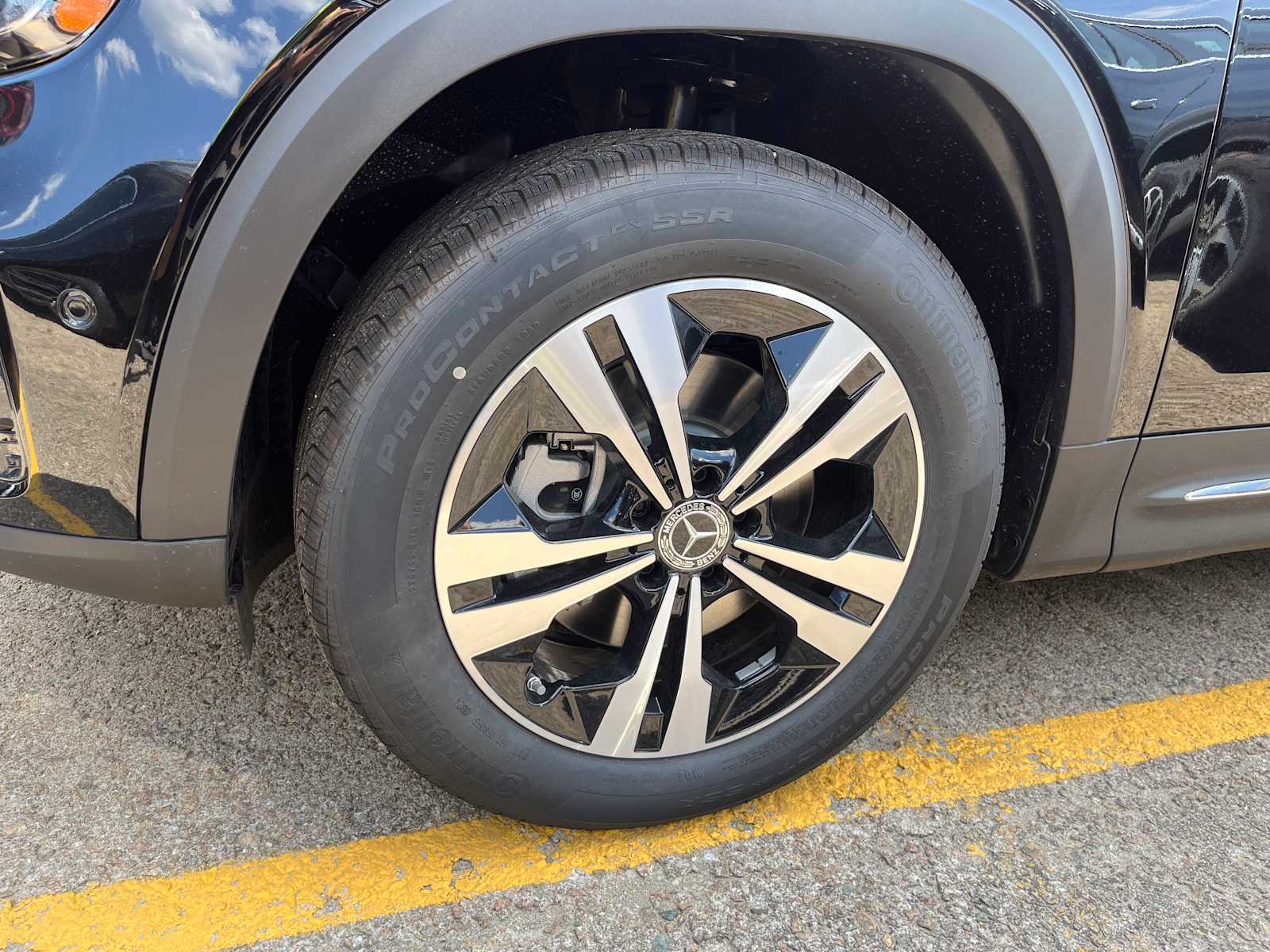 new 2025 Mercedes-Benz GLB 250 car