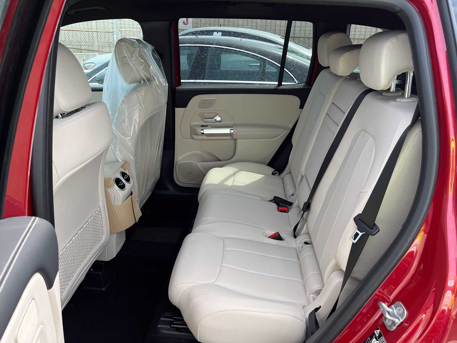 new 2025 Mercedes-Benz GLB 250 car
