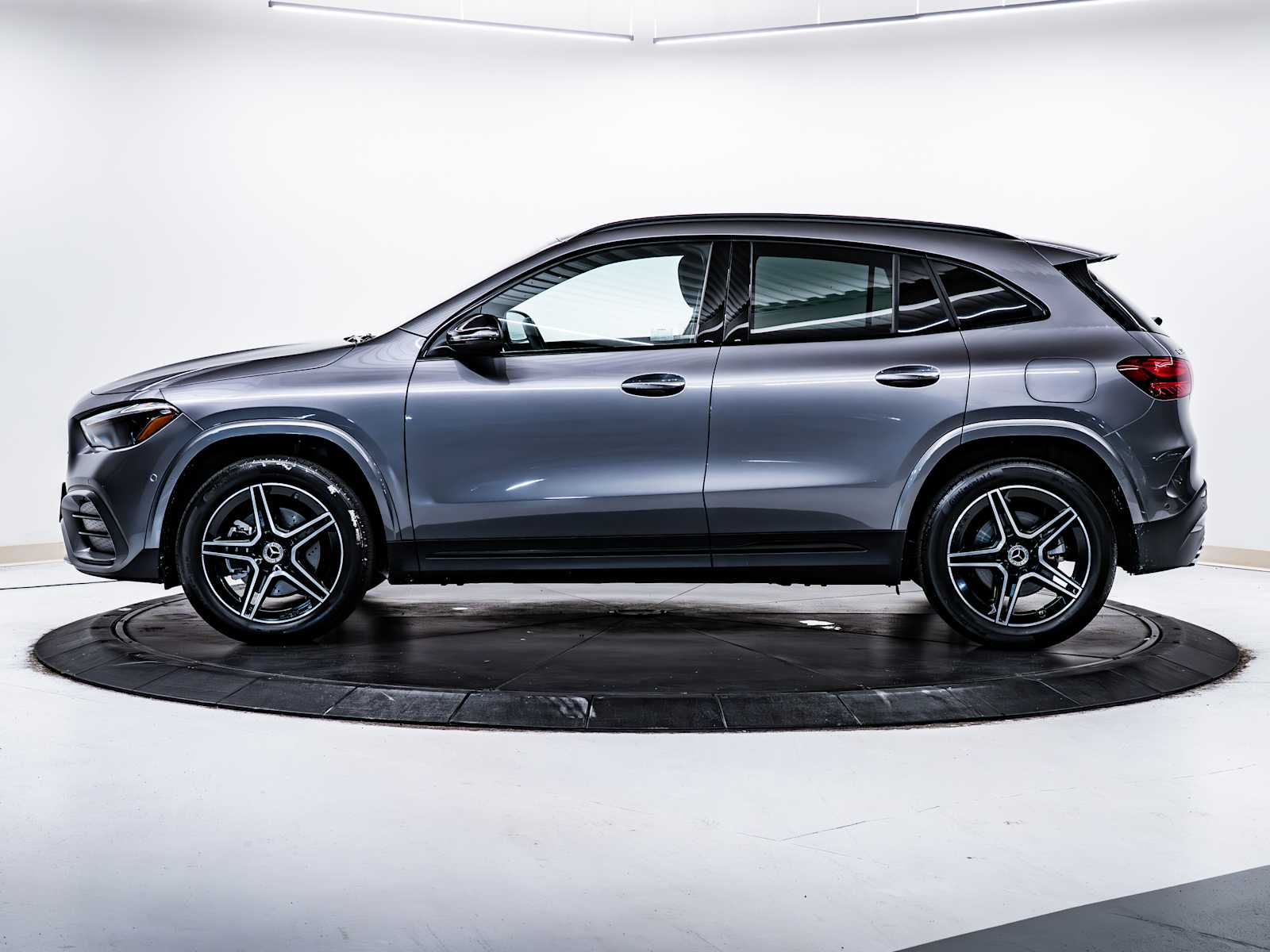 used 2025 Mercedes-Benz GLA 250 car, priced at $47,498