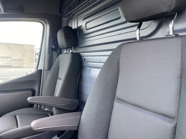 new 2025 Mercedes-Benz Sprinter 2500 car