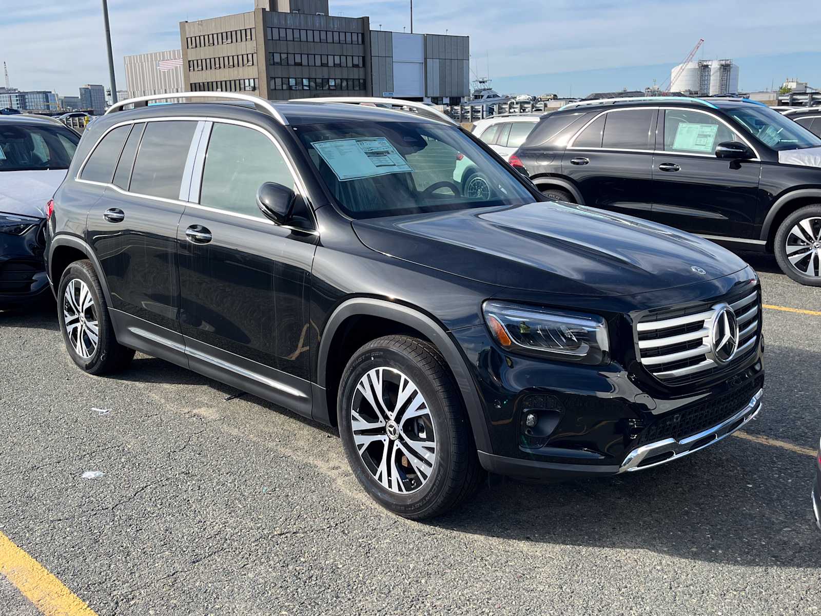 new 2025 Mercedes-Benz GLB 250 car
