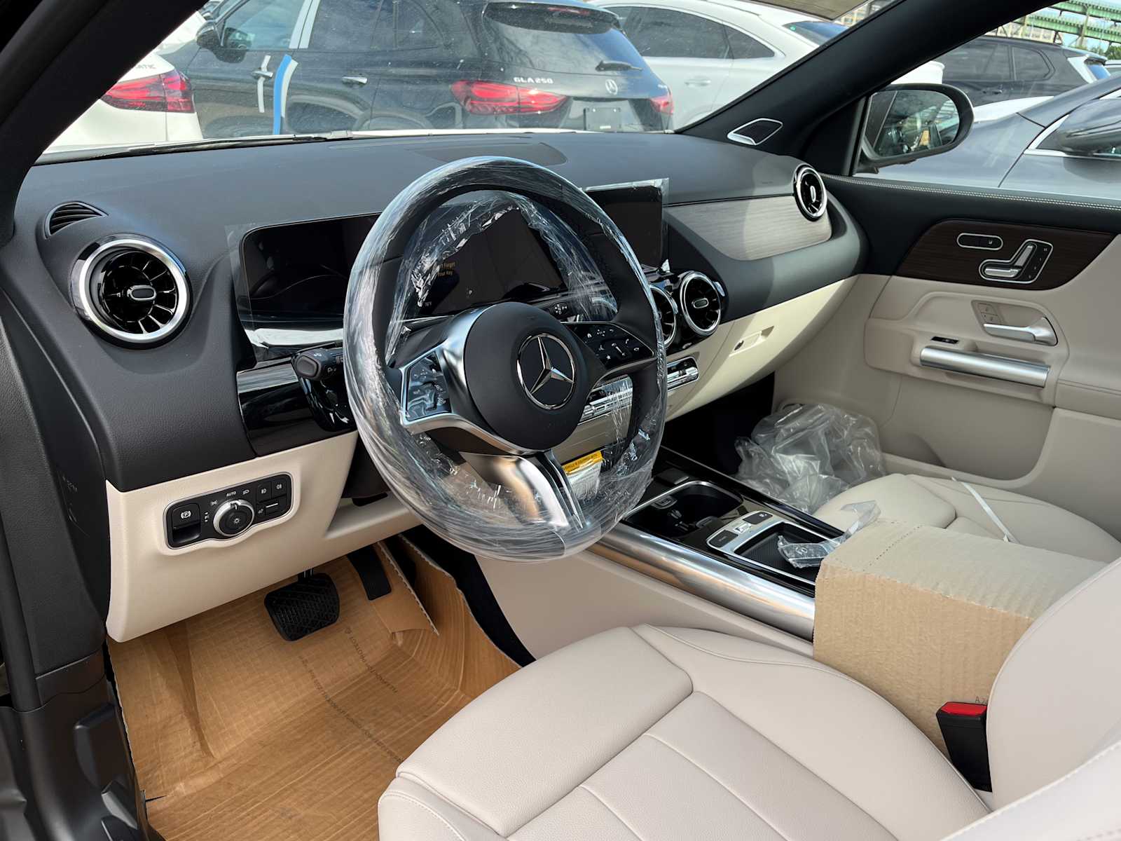 new 2026 Mercedes-Benz GLA 250 car