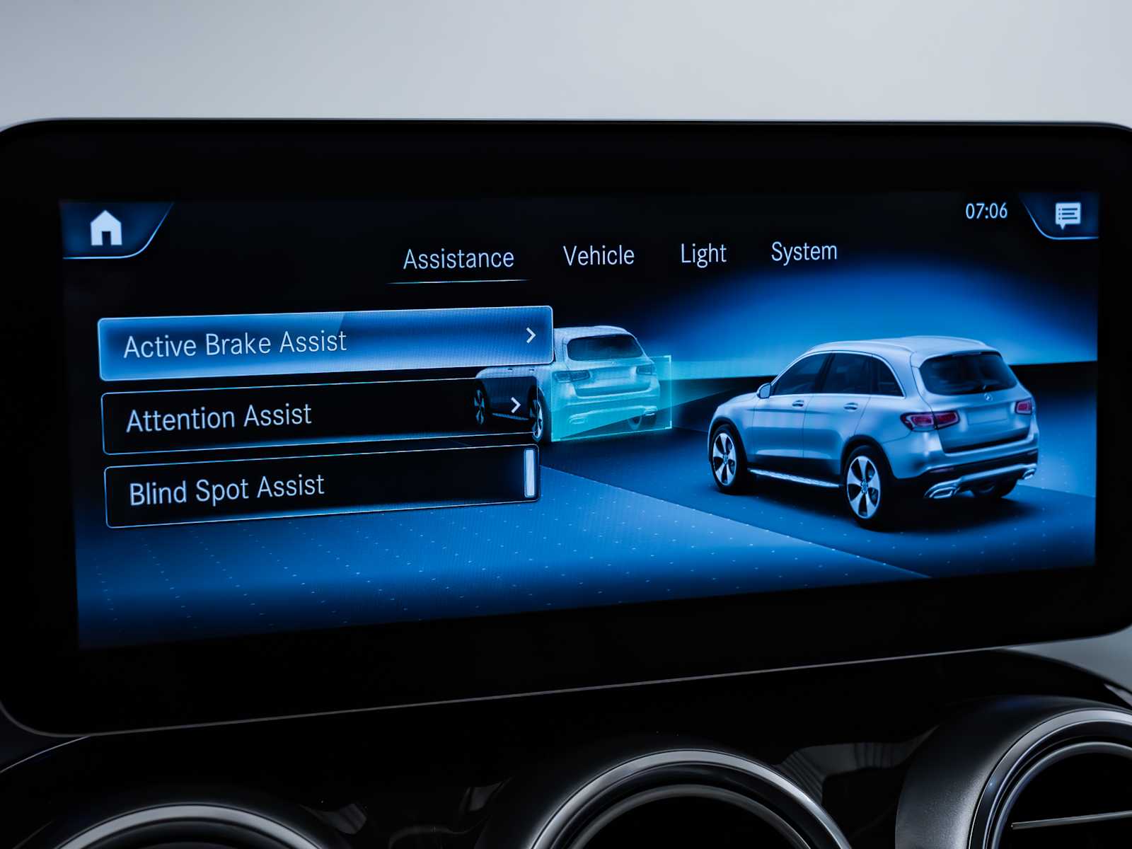 used 2020 Mercedes-Benz GLC 300 car, priced at $27,898