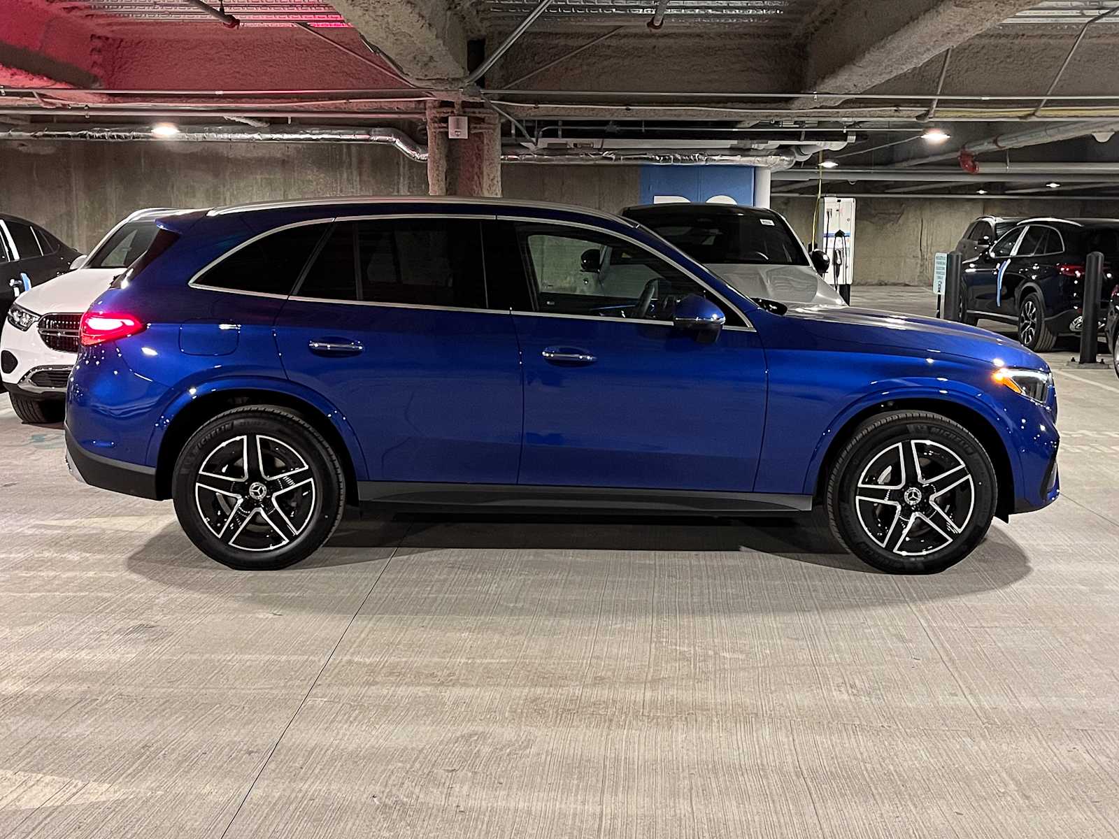 new 2025 Mercedes-Benz GLC 300 car