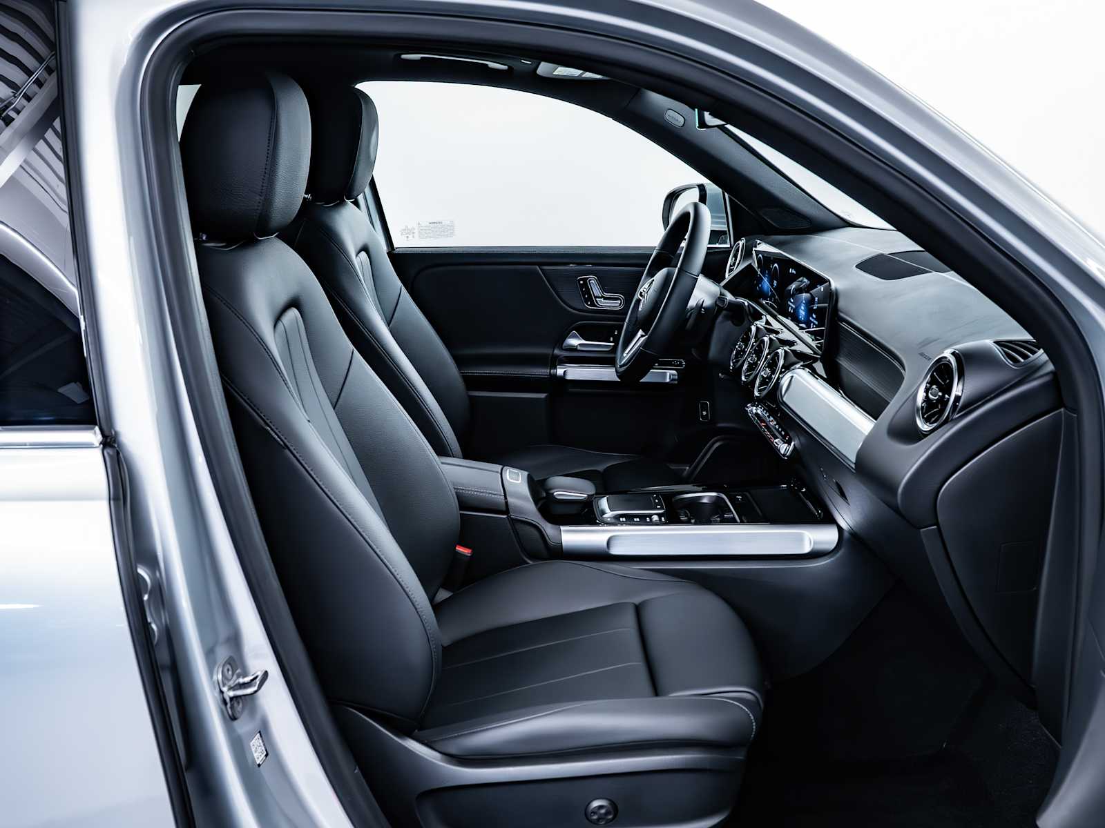 used 2023 Mercedes-Benz GLB 250 car, priced at $33,498