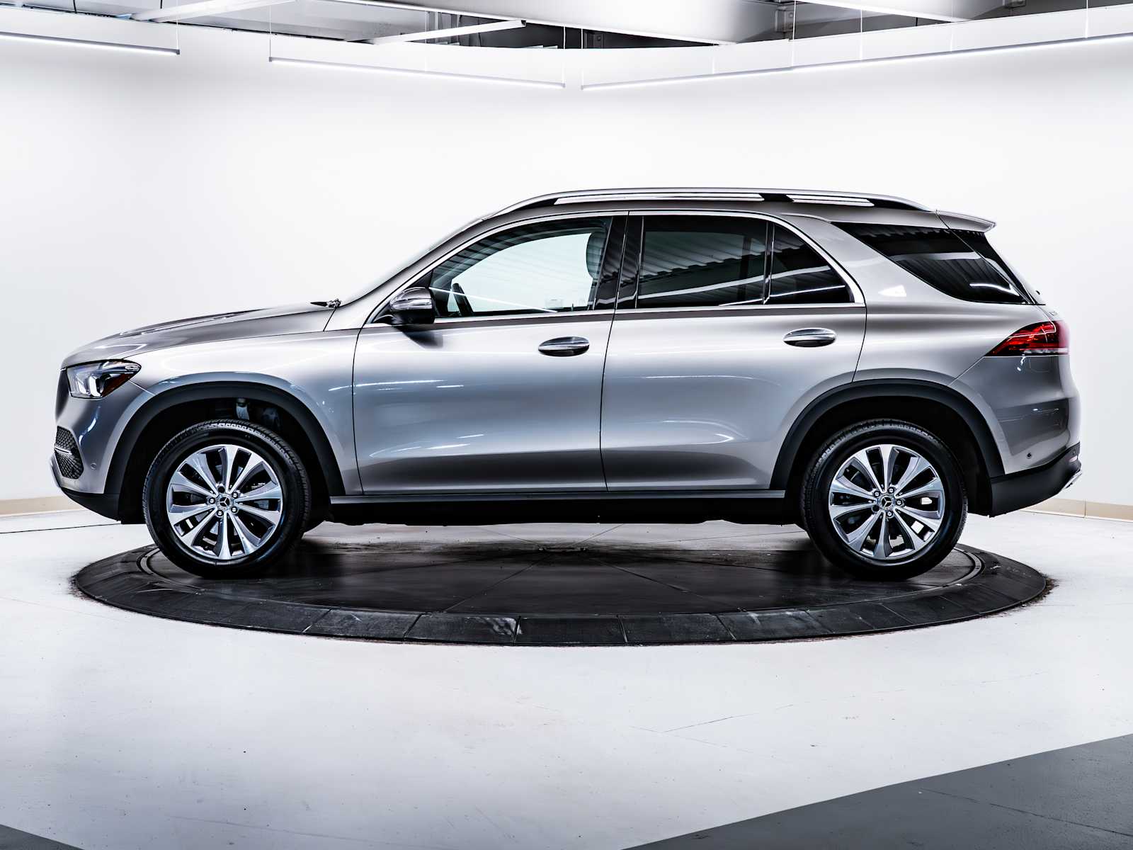 used 2022 Mercedes-Benz GLE 350 car, priced at $43,498