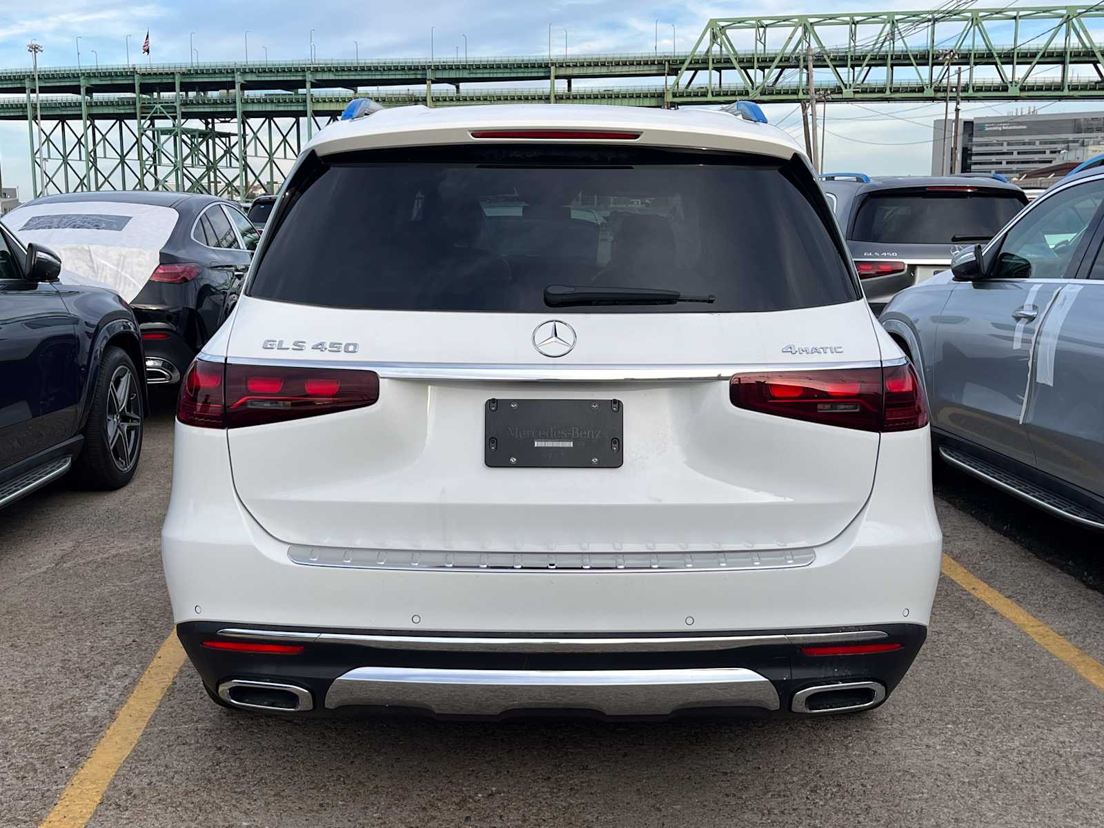 new 2026 Mercedes-Benz GLS 450 car